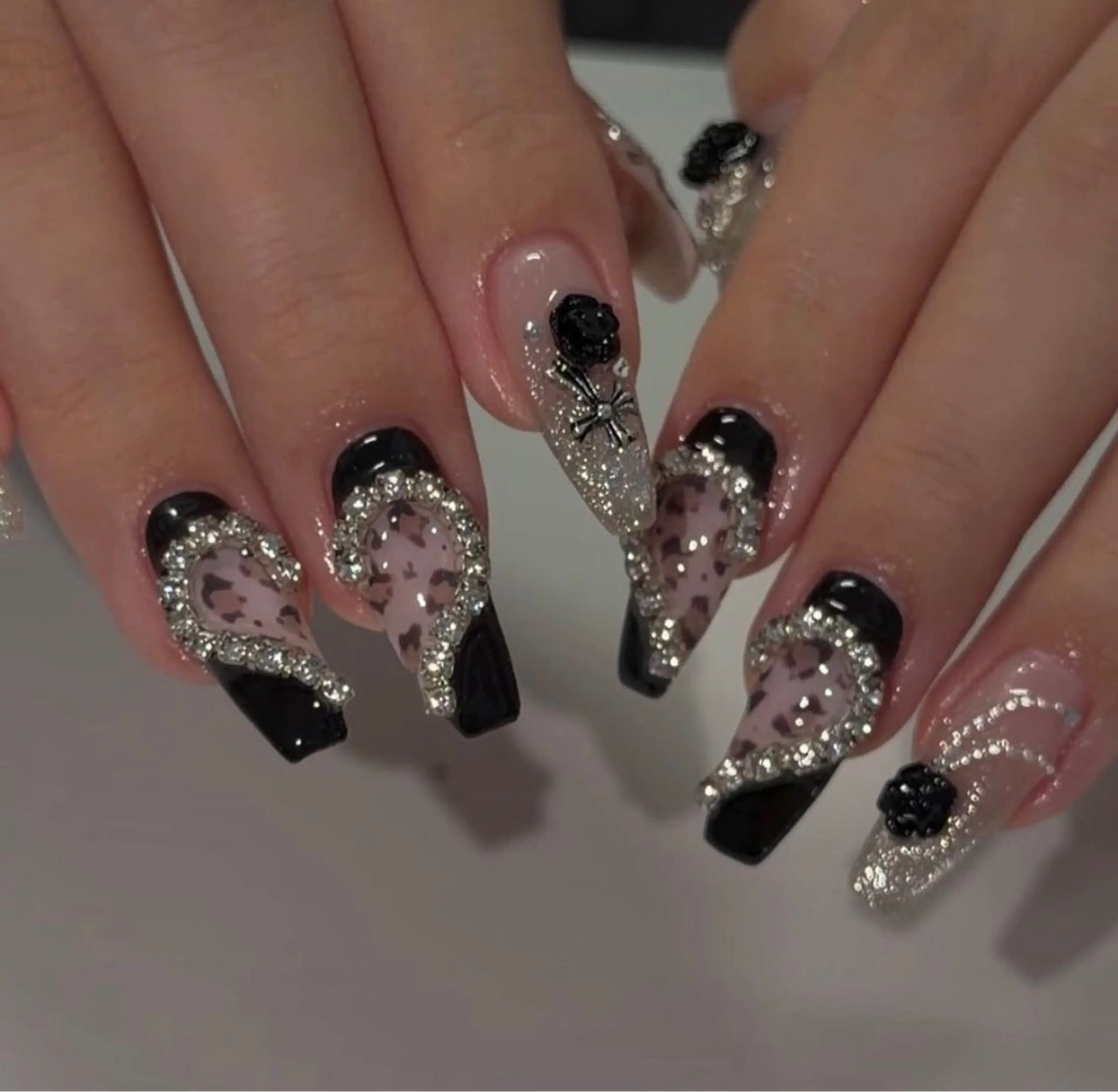 ネイル グラデーション ラメ(グリッター) マグネットネイル ミラーネイル ニュアンスネイル ハンドネイル Lumi de nails所属・Lumi de nailsのネイルデザイン