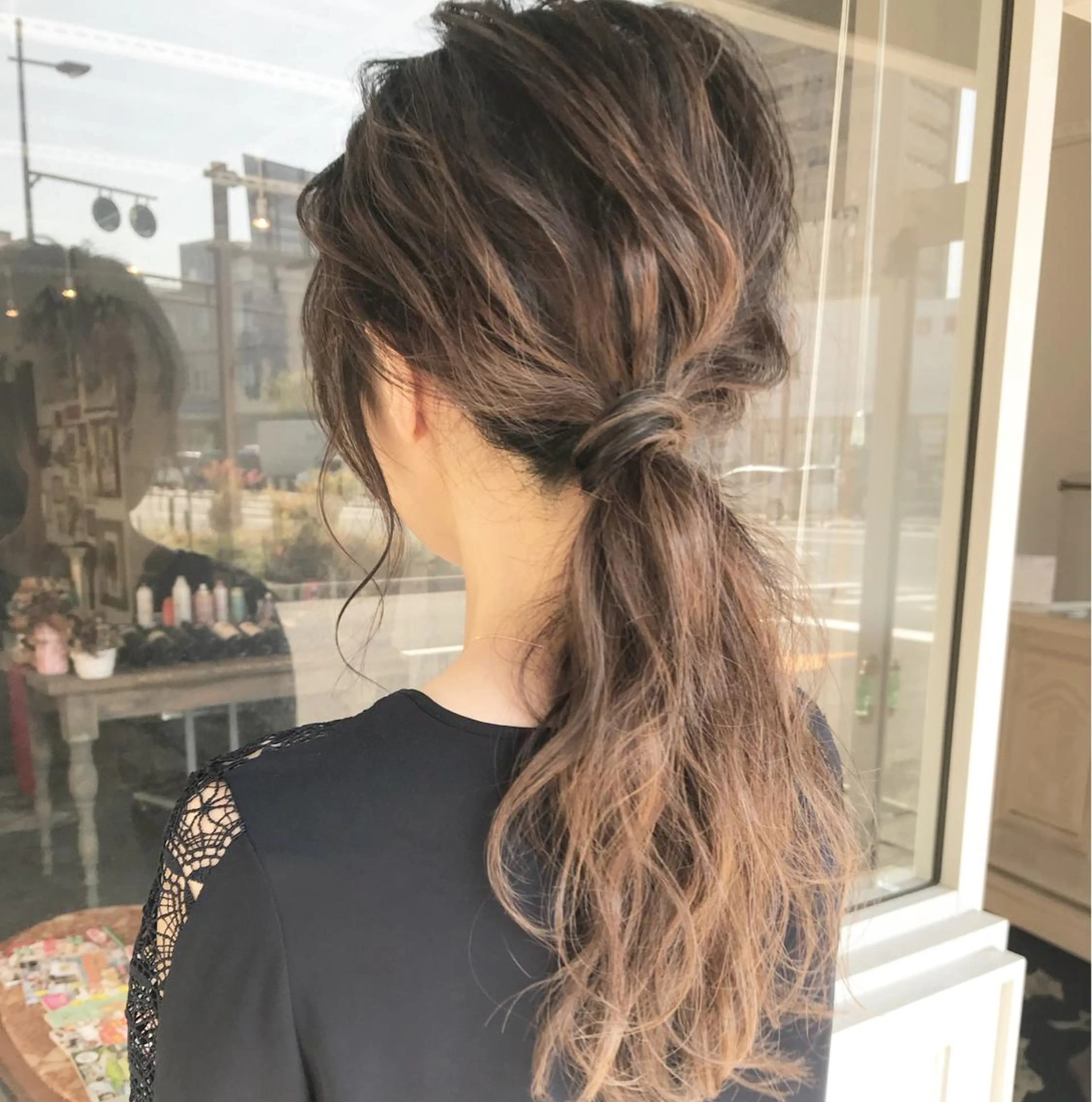 セミロング カラー ヘアアレンジ バレイヤージュ ブリーチ グラデーションカラー ハイライトカラー ハイトーンカラー Mariana/ 鶴原-ハイライトのヘアスタイル