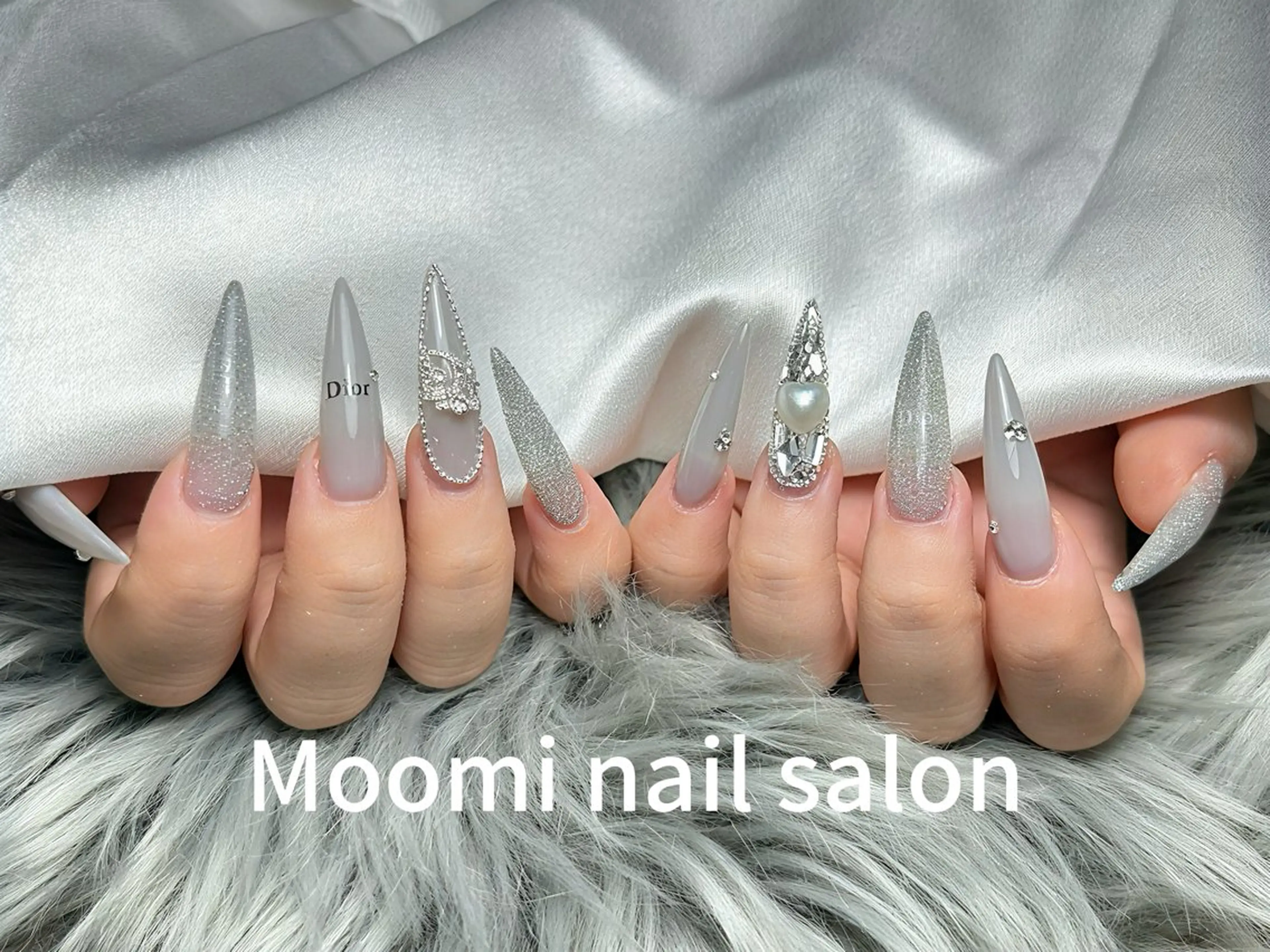 ロング 韓国風ヘア ハンドネイル Moomi nail salonのネイルデザイン