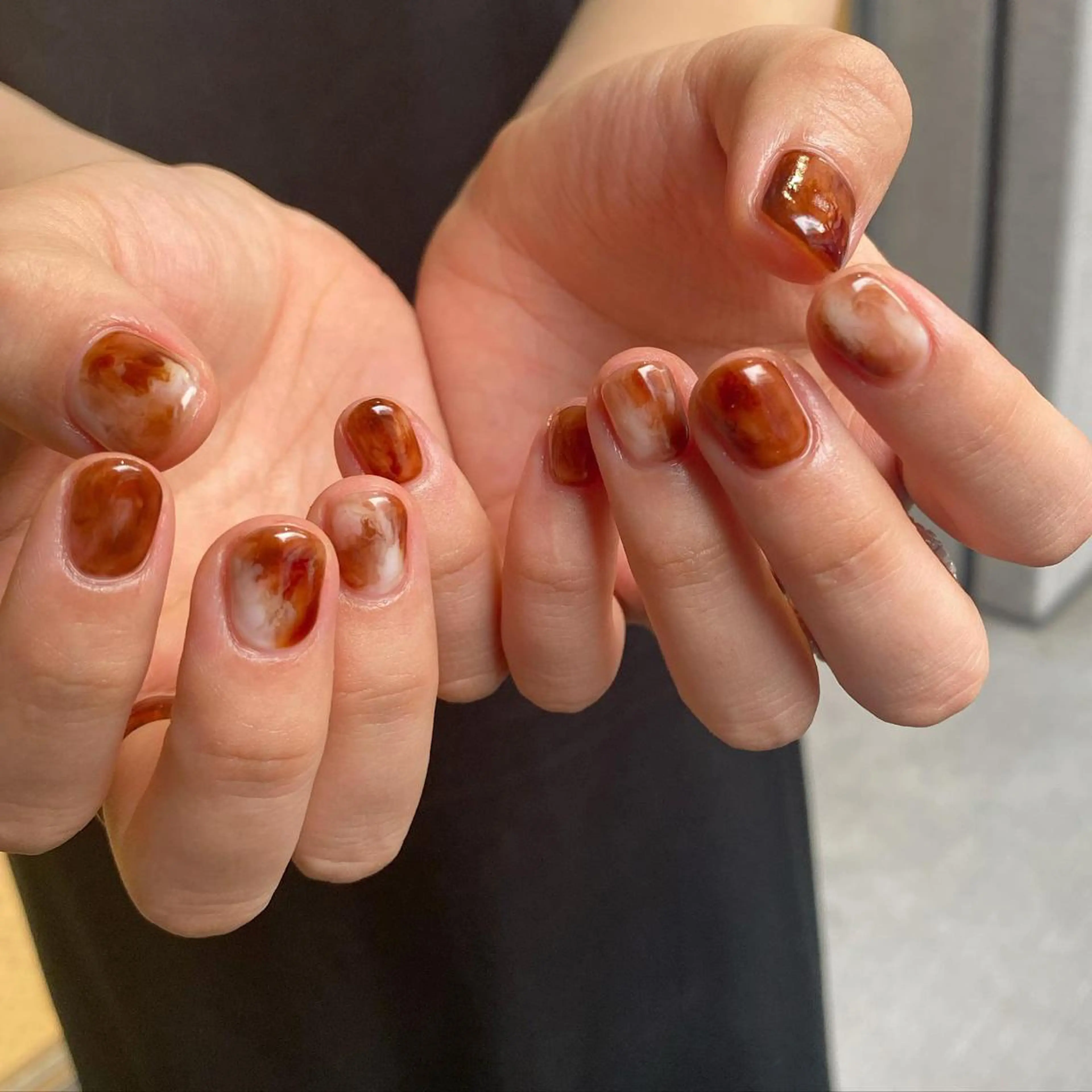 ネイル ブラウン ハンドネイル nable.所属・栗林 実莉のネイルデザイン