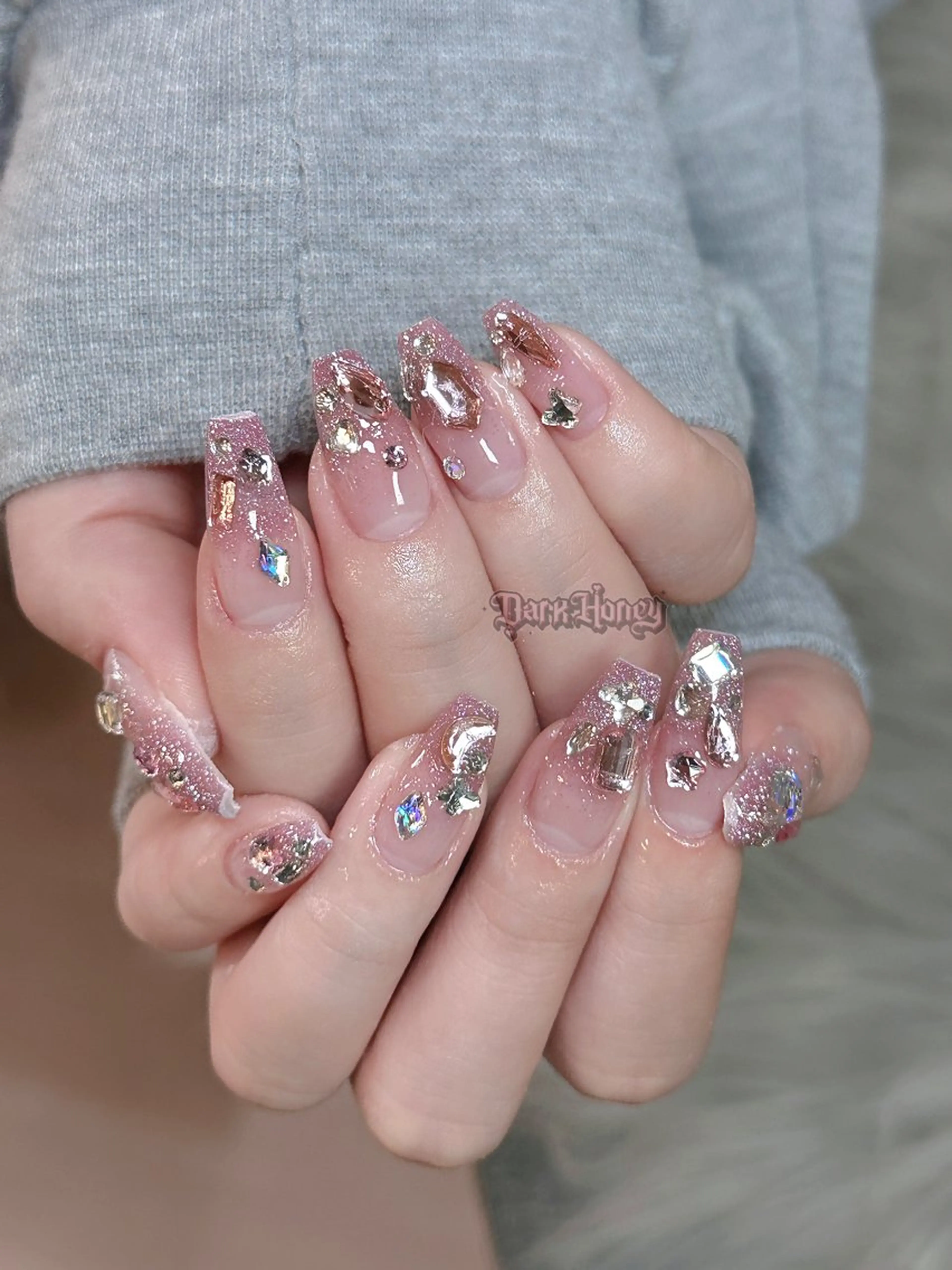 ネイル ハンドネイル Dark honey スカルプ専門原宿店のネイルデザイン