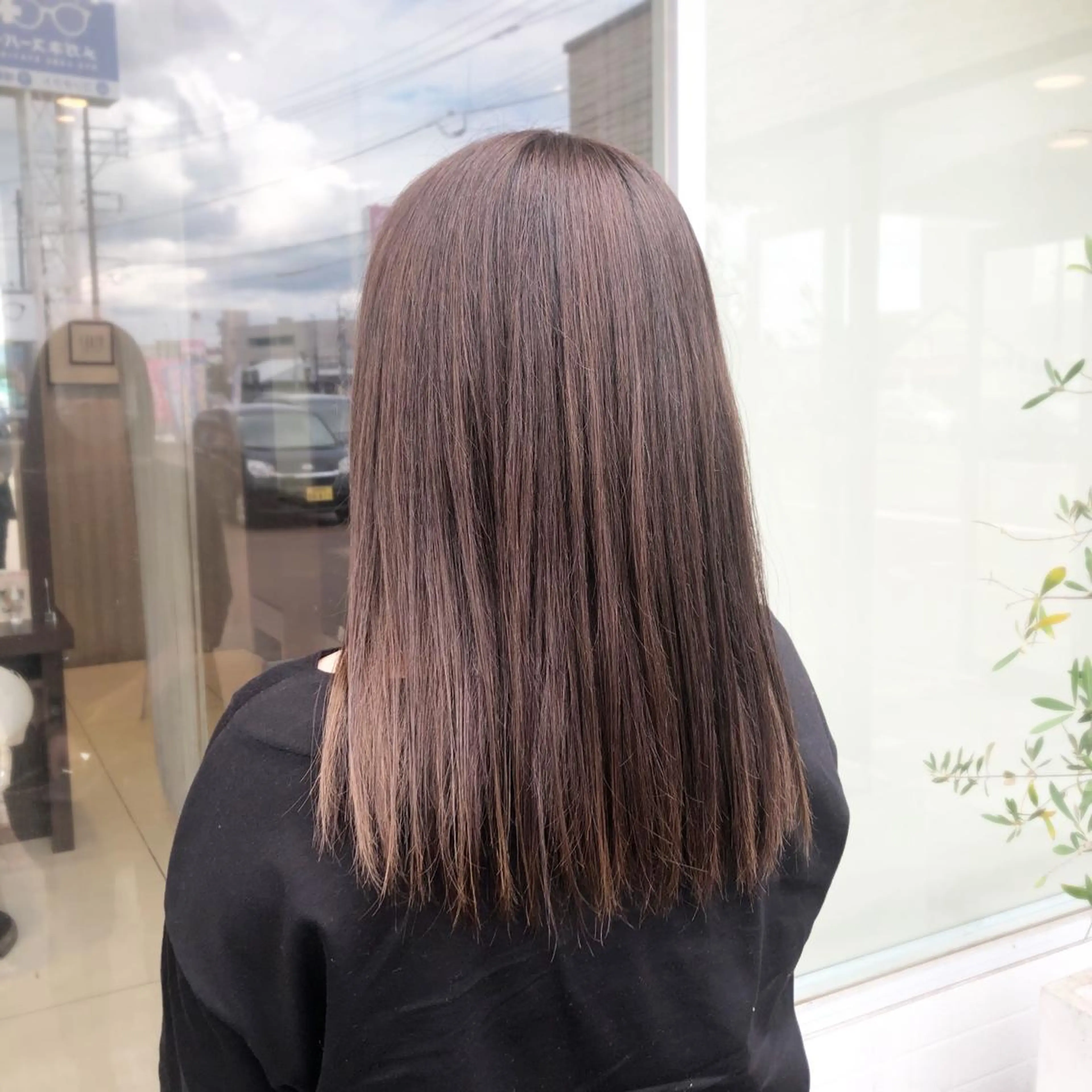 ミディアム EARTH長岡 🌼渡辺まい🌼のヘアスタイル