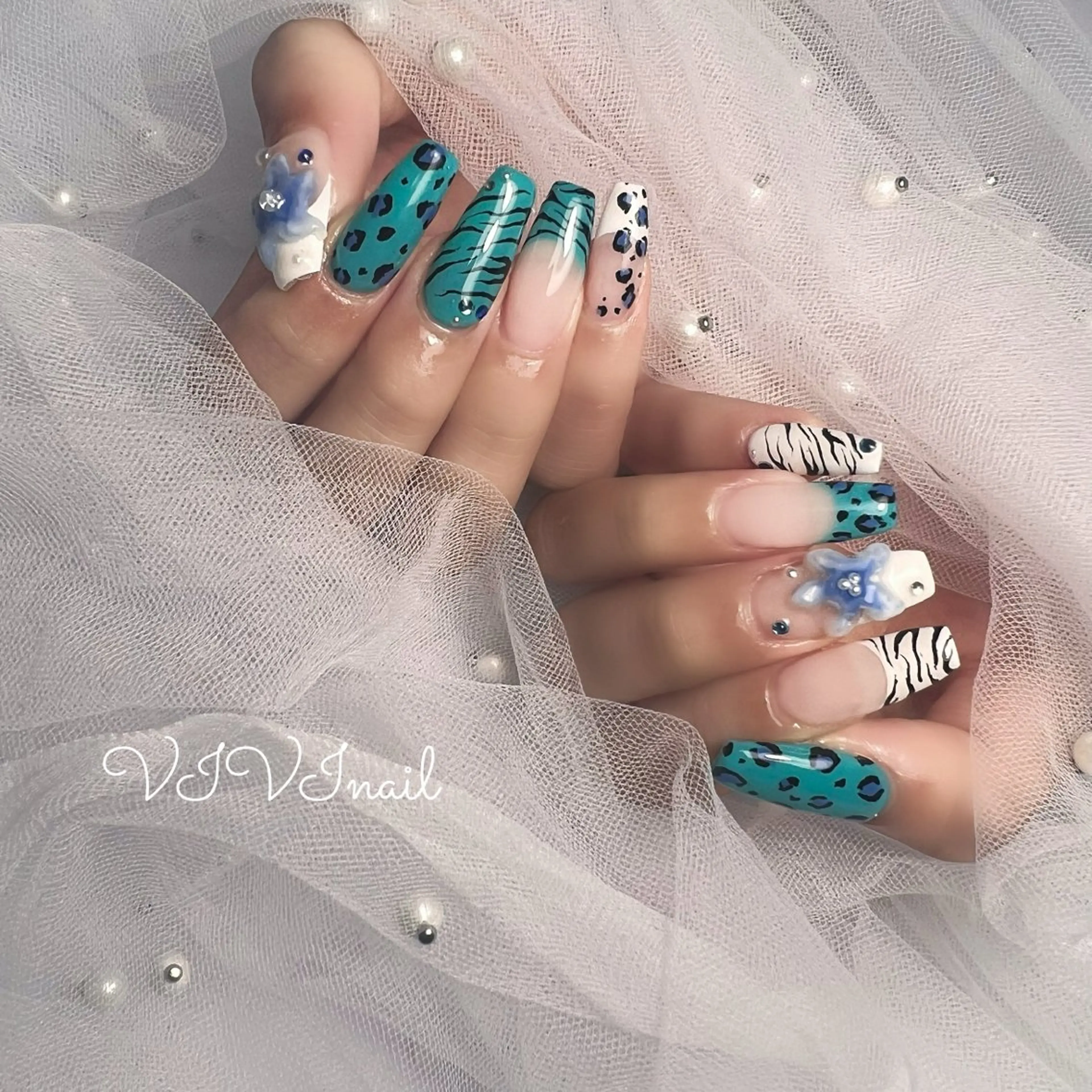 ネイル アニマル柄 ハンドネイル vivi nailのネイルデザイン