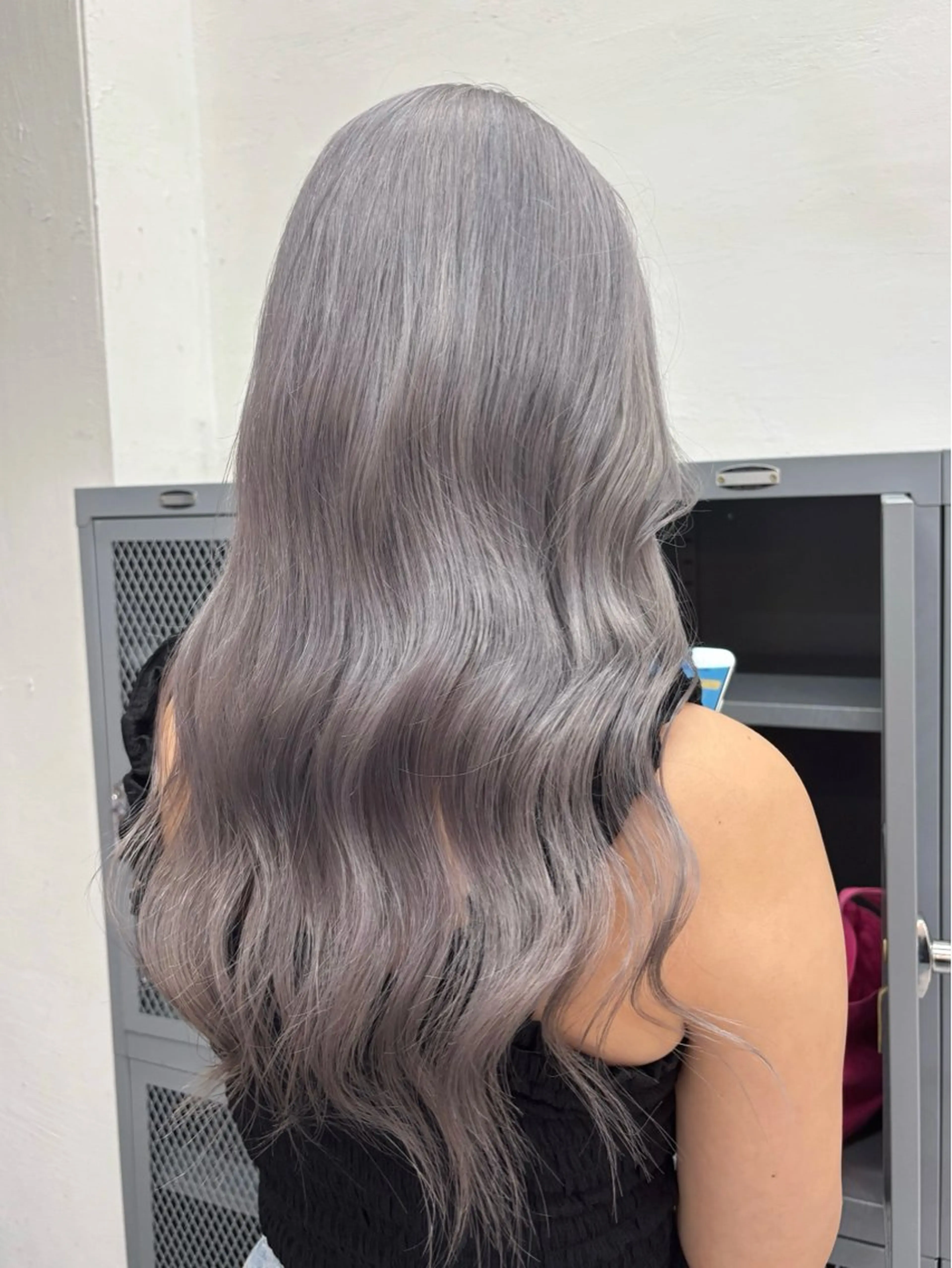 ロング カラー ブリーチ 透明感カラー シルバー 【ハイトーンカラー/ 副店長】mizukiのヘアスタイル