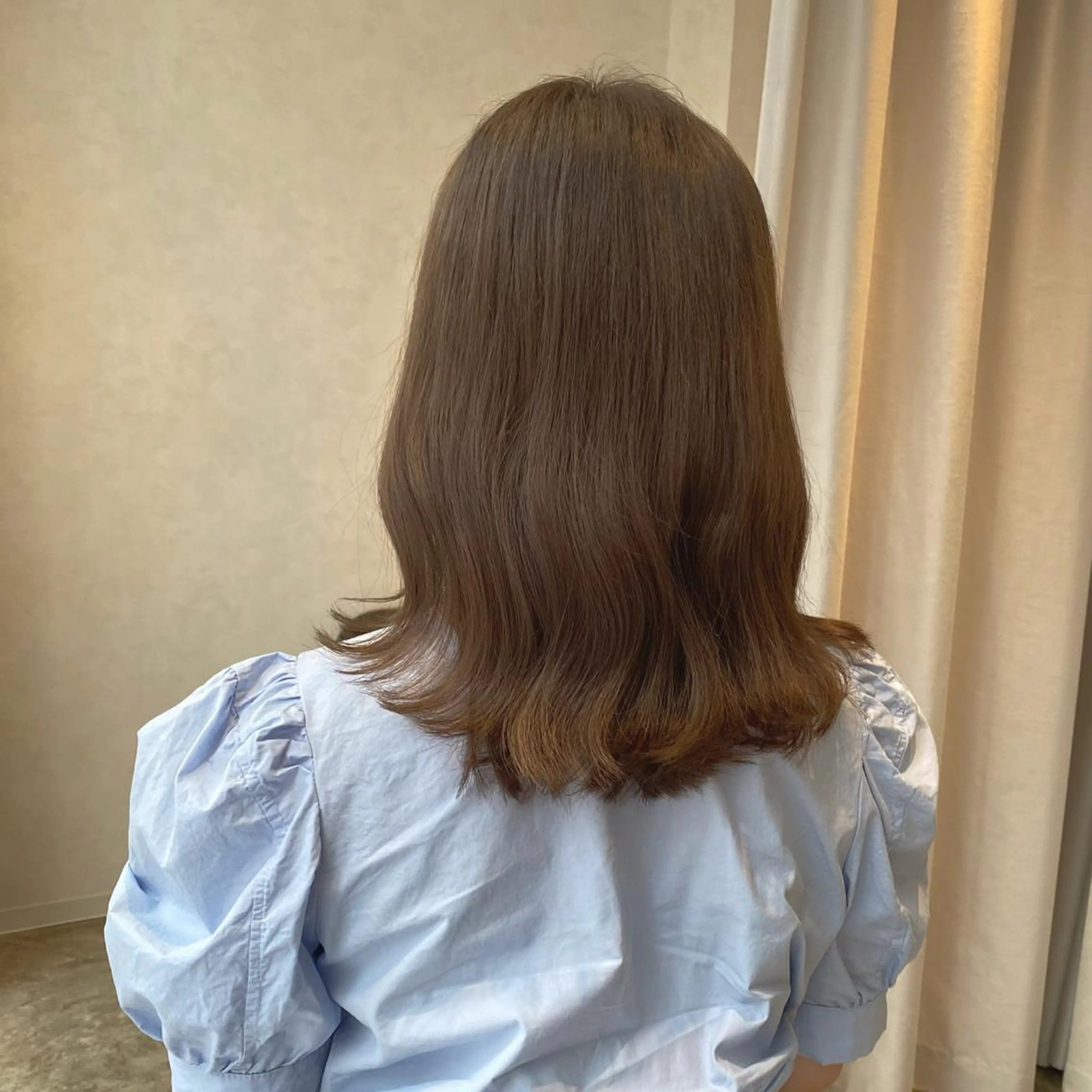 セミロング カラー 稲田 ことみのヘアスタイル