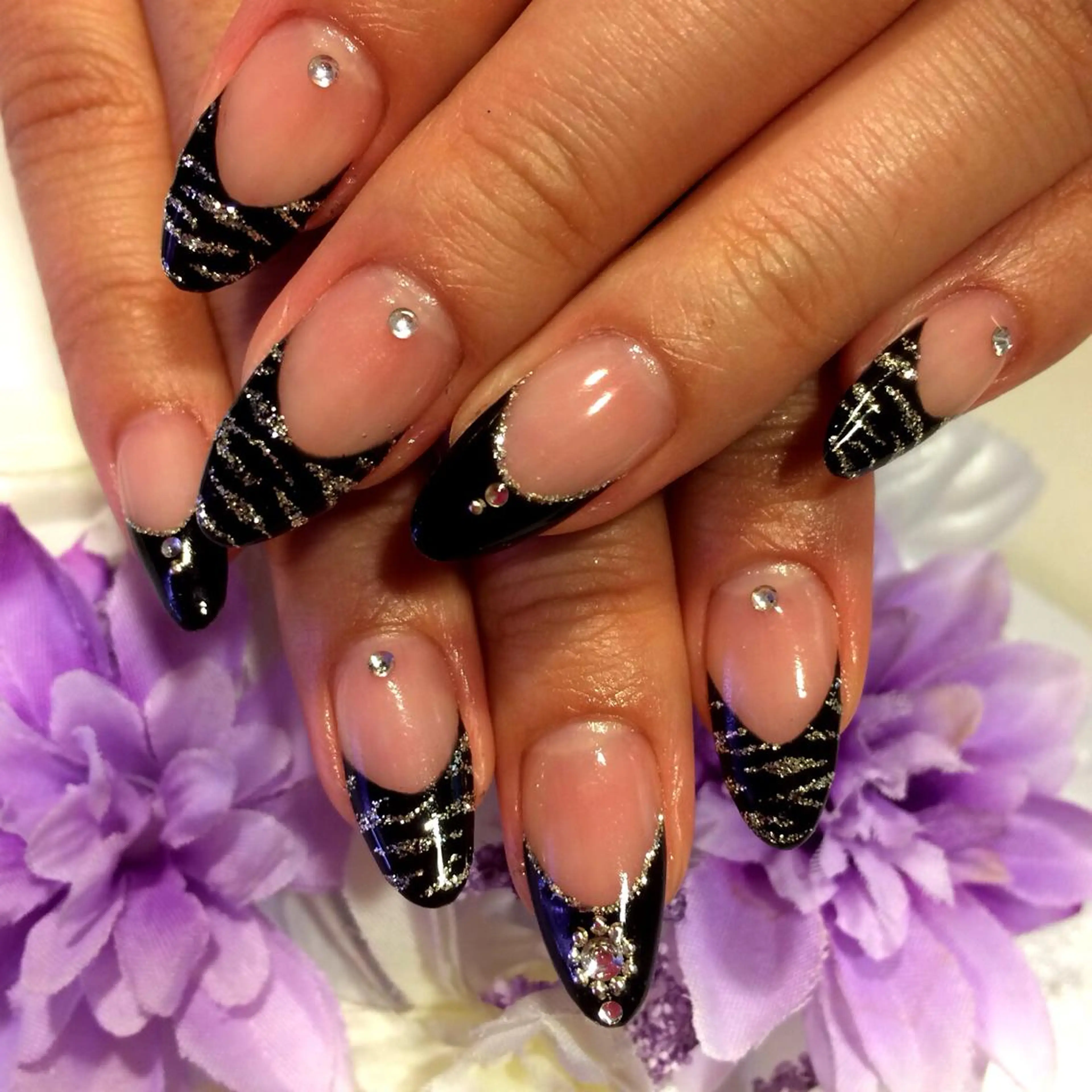 ネイル アニマル柄 Sympa 𝓜iwako🐰ᩚのネイルデザイン