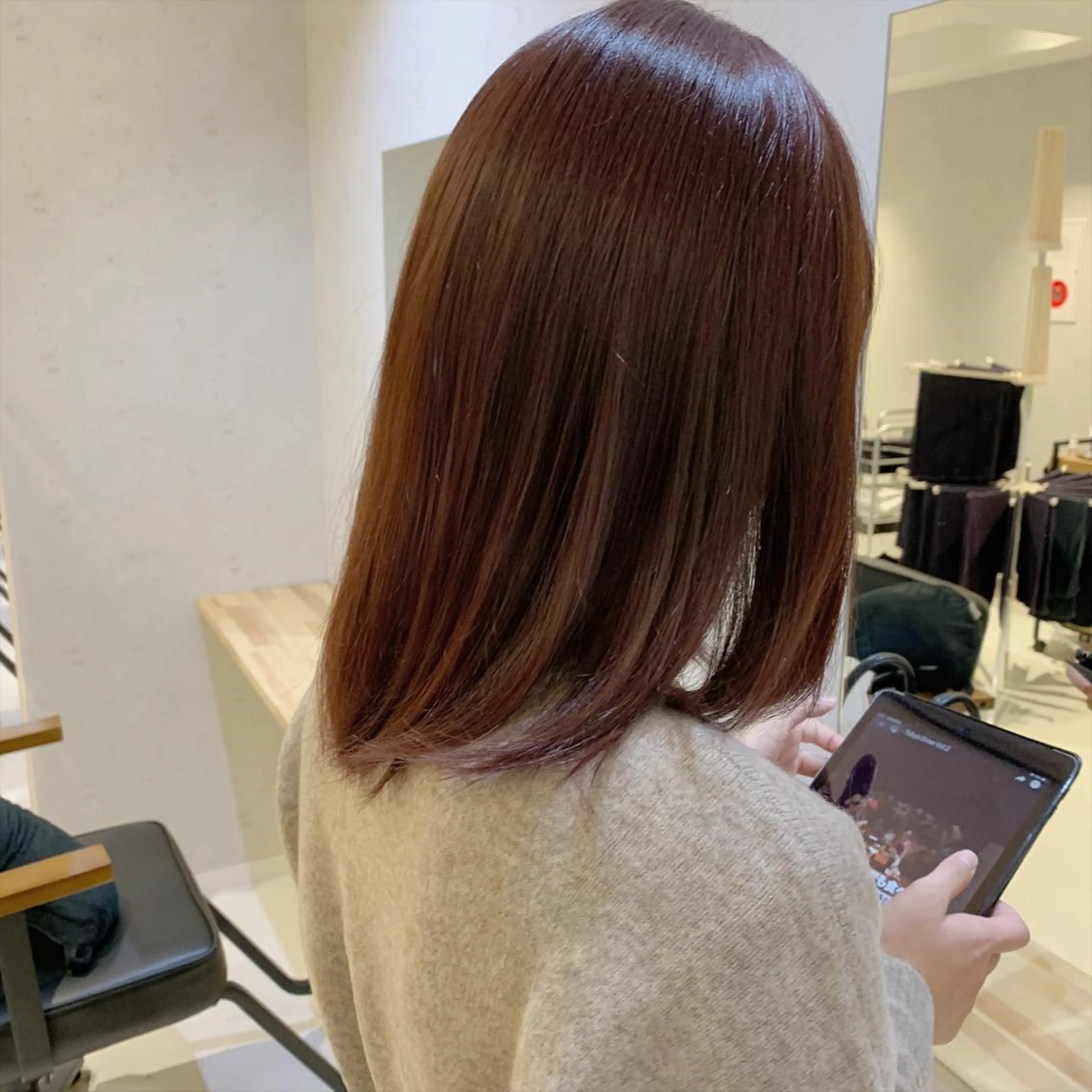 ミディアム カラー 外山 実咲のヘアスタイル