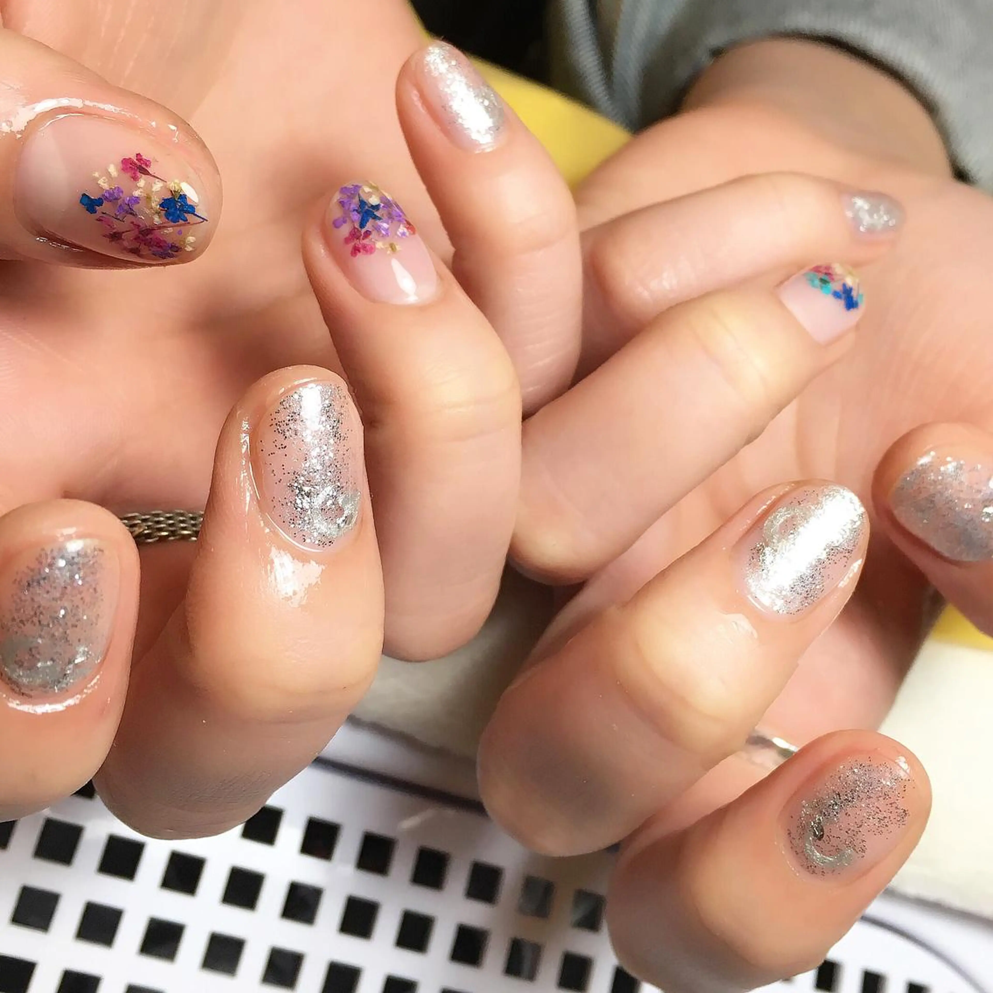ネイル クリアネイル フラワーネイル ニュアンスネイル Nail salon viewt55☺︎のネイルデザイン