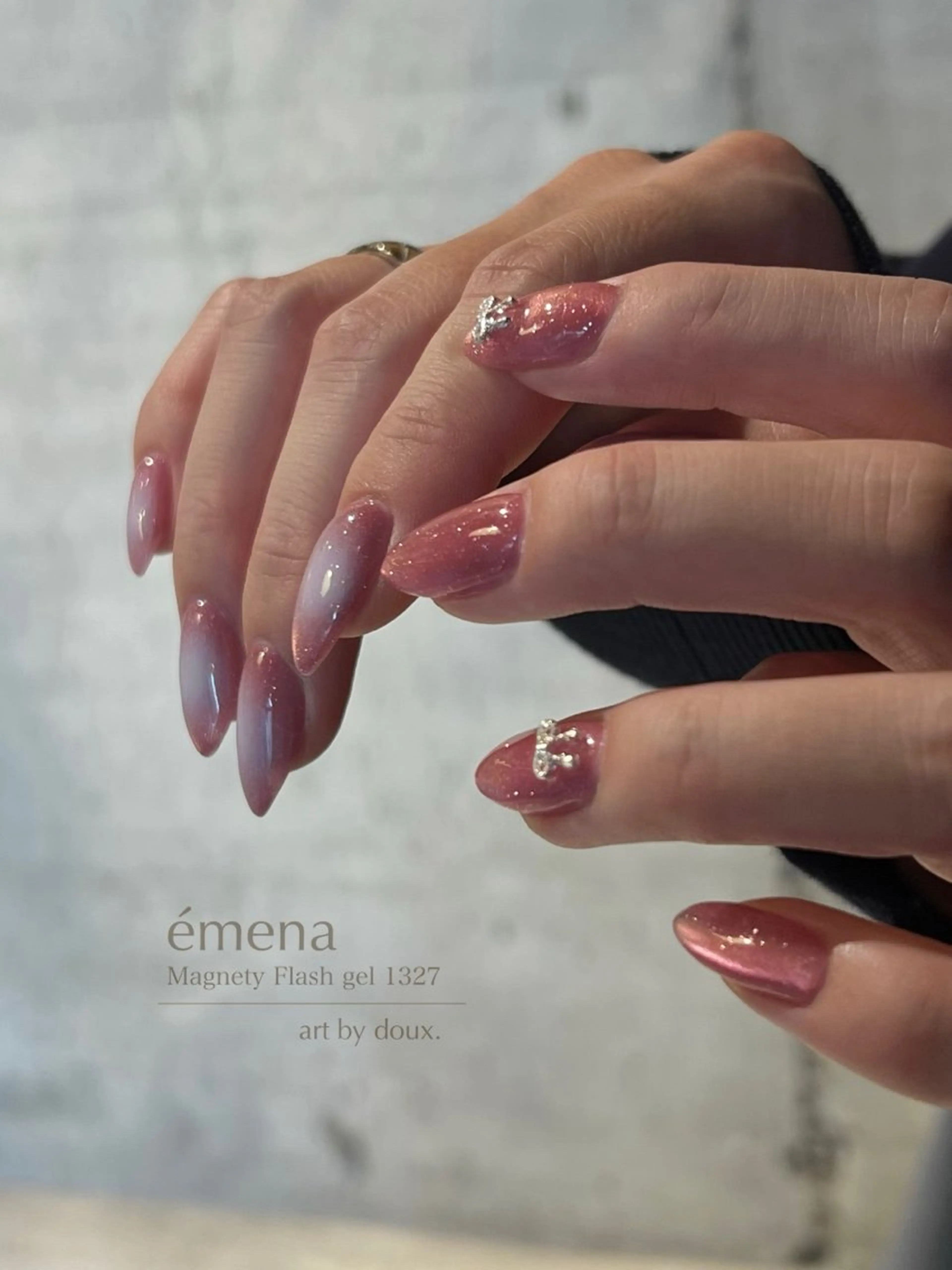 ネイル フラッシュネイル マグネットネイル ニュアンスネイル リボン 冬ネイル doux. nailのネイルデザイン