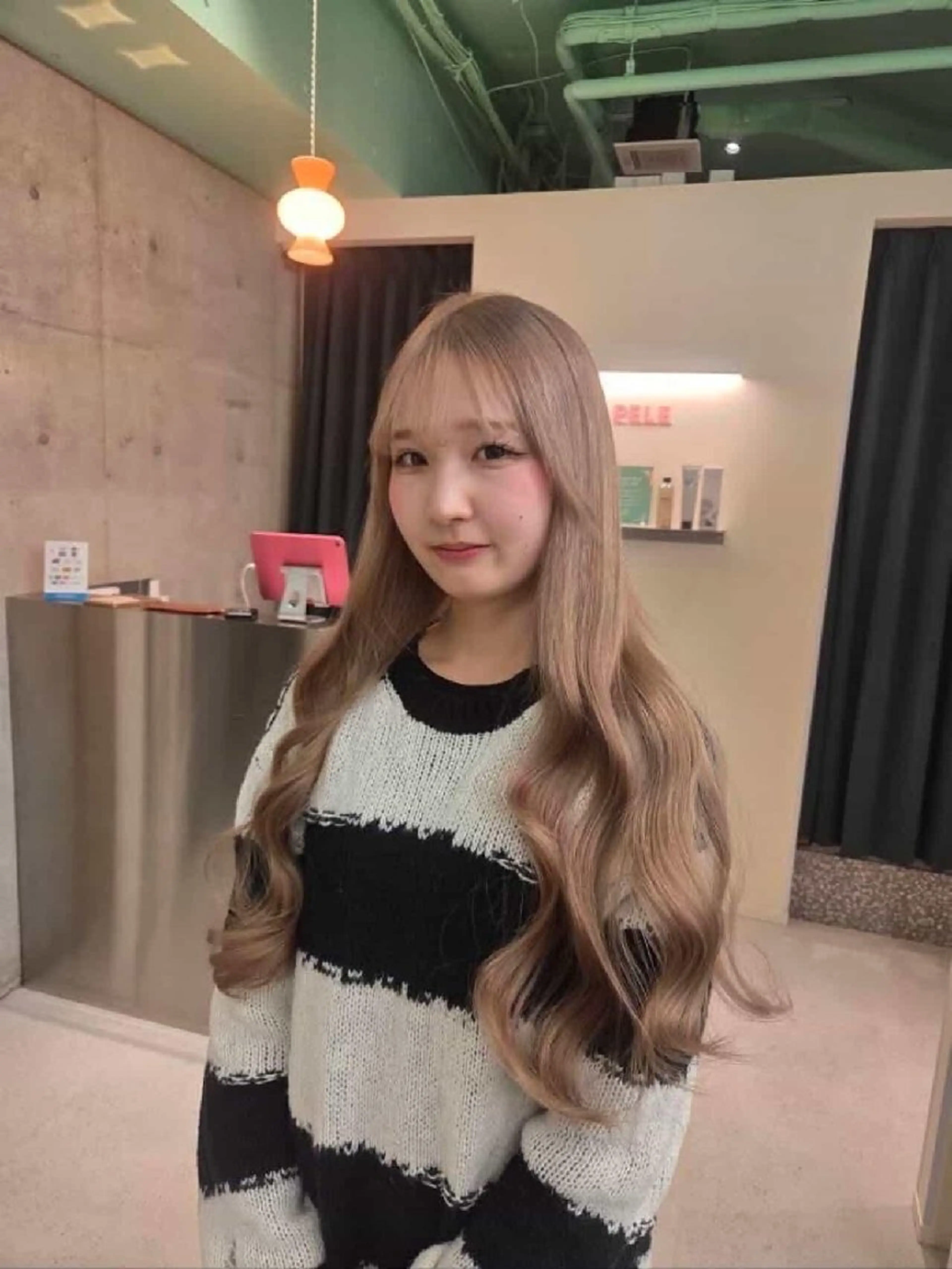 ハイブリーチカラー+トリートメント🦄(ブリーチ2回+カラー)の写真