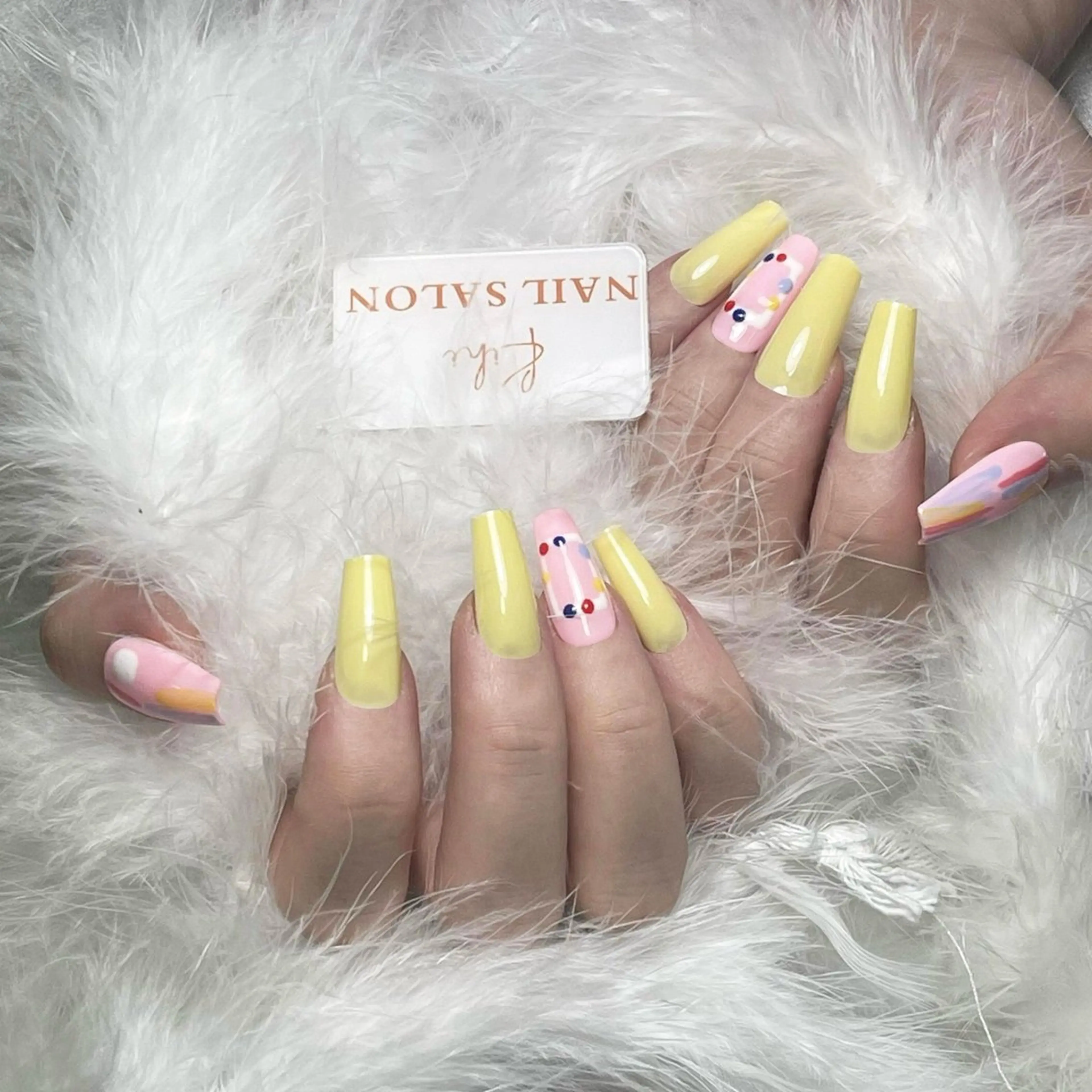 ネイル アートネイル フレンチネイル ジェルネイル グラデーション 韓国ネイル ハンドネイル 💕鈴木ユリ パラジェル/オフ無料のネイルデザイン