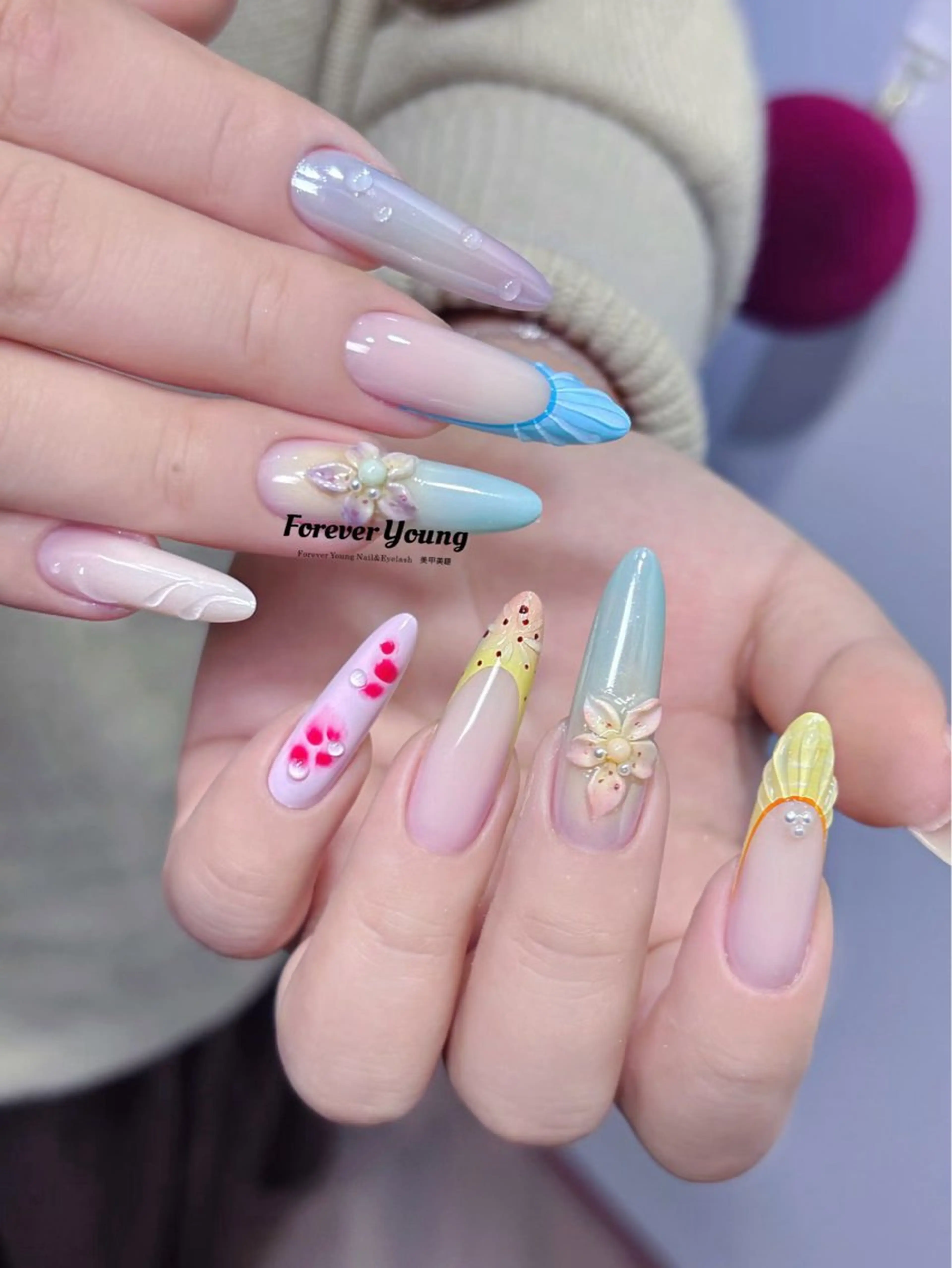 ネイル Nail salon recess池袋所属・惠 美奈のネイルデザイン