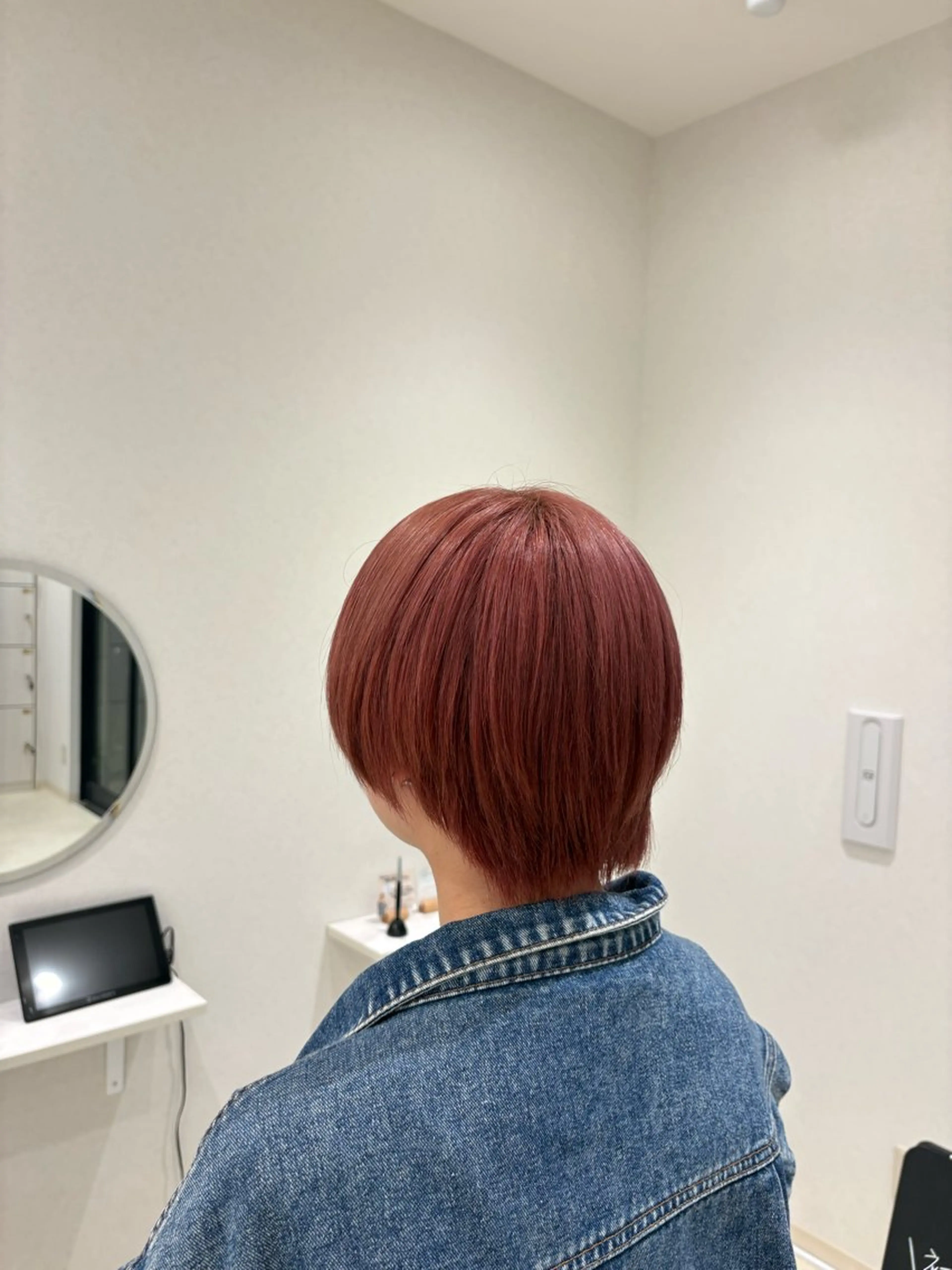 ショート カット ヘアカラー イシカワ ユウタのヘアスタイル