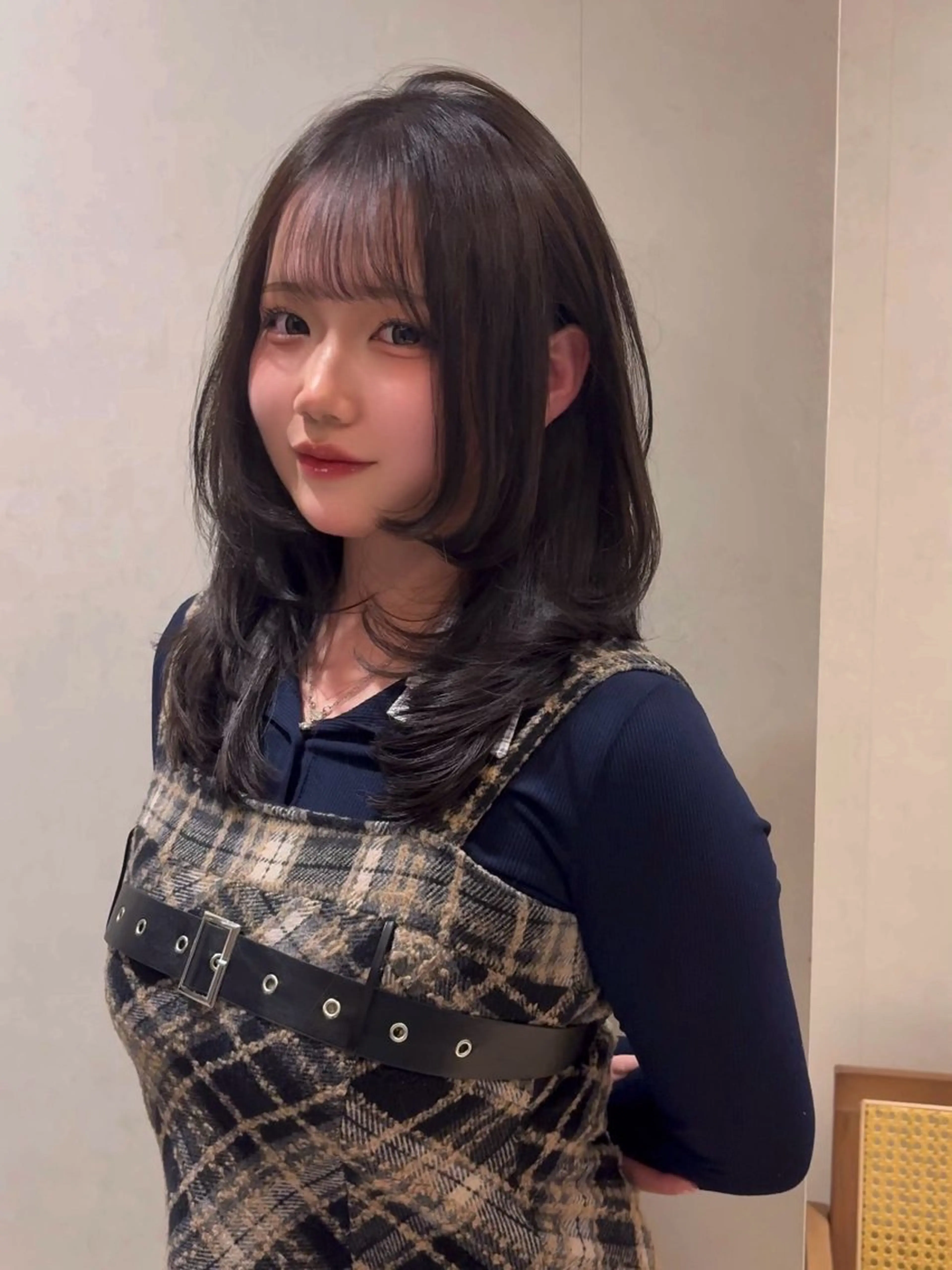 ミディアム カラー ブリーチ ダブルカラー グレージュ ブリーチなしカラー 卒業式のヘアスタイル meby所属・🩵福岡ブリーチなし レイヤー/紫音🩵のヘアスタイル