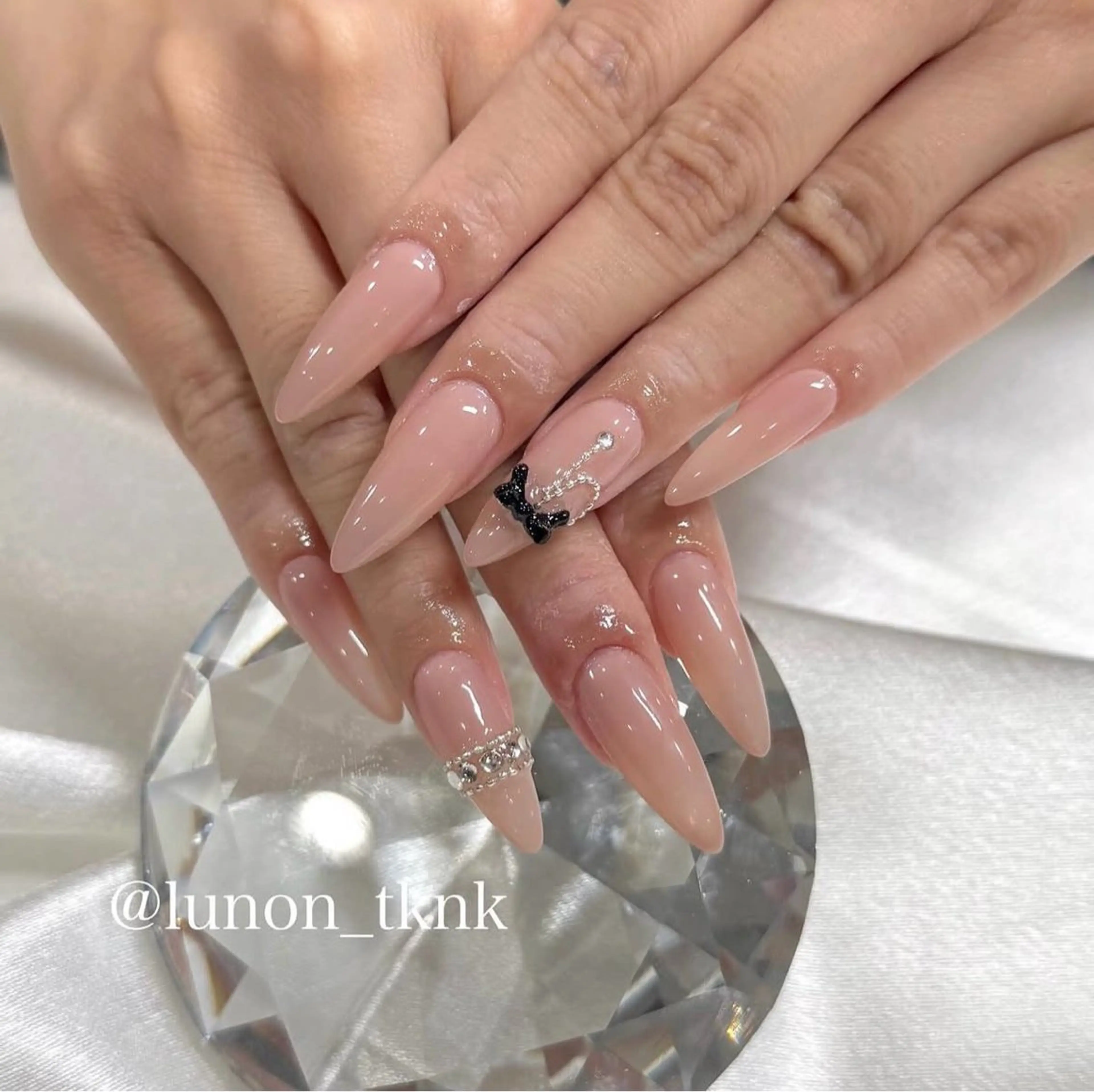 ネイル アートネイル ハンドネイル LUNON竹ノ塚店 Rikoのネイルデザイン