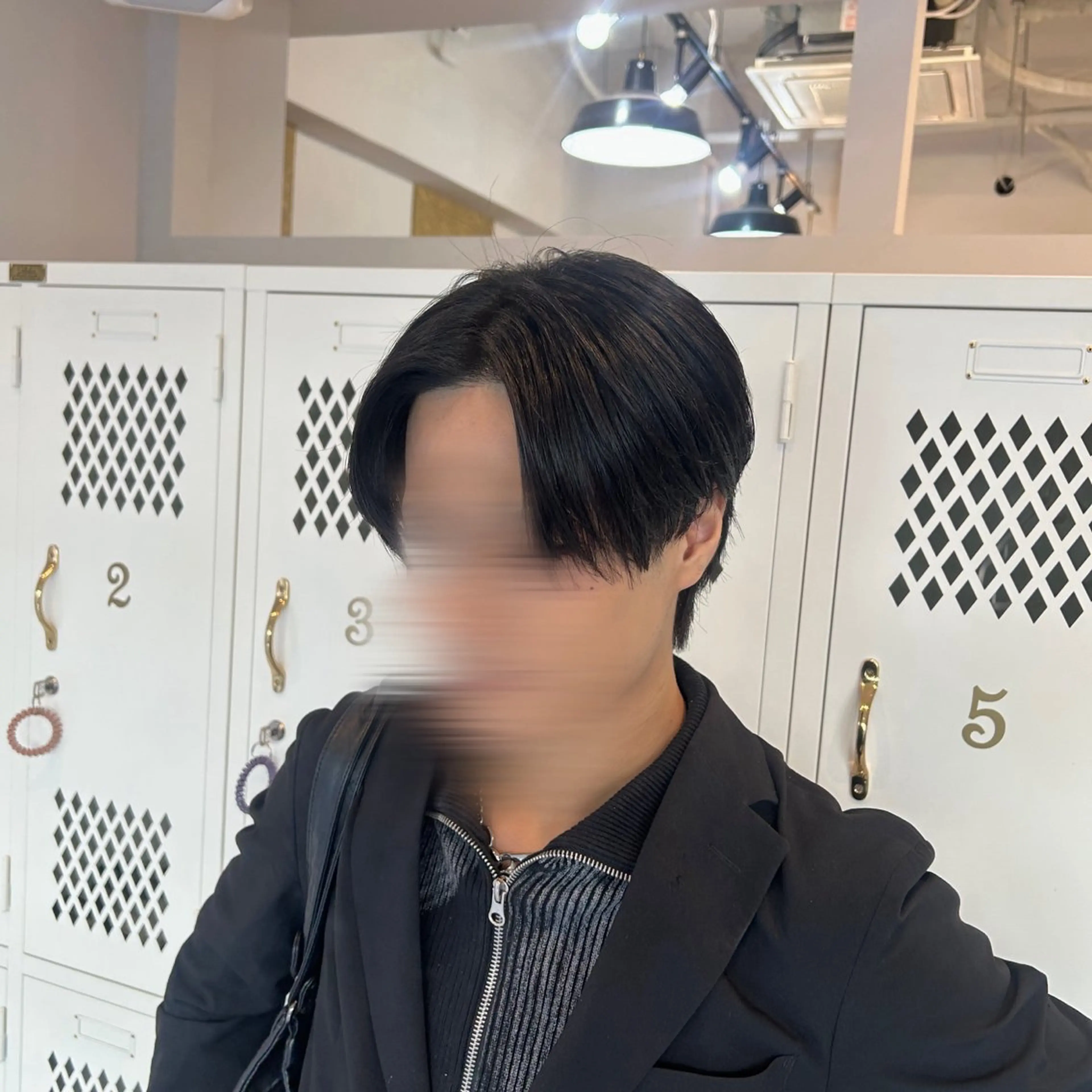 ショート メンズ センターパート メンズ韓国風 韓国風ヘア カットカラーパーマ モデル🫧ﾐﾕｳ🫧の眉毛・アイブロウイメージ