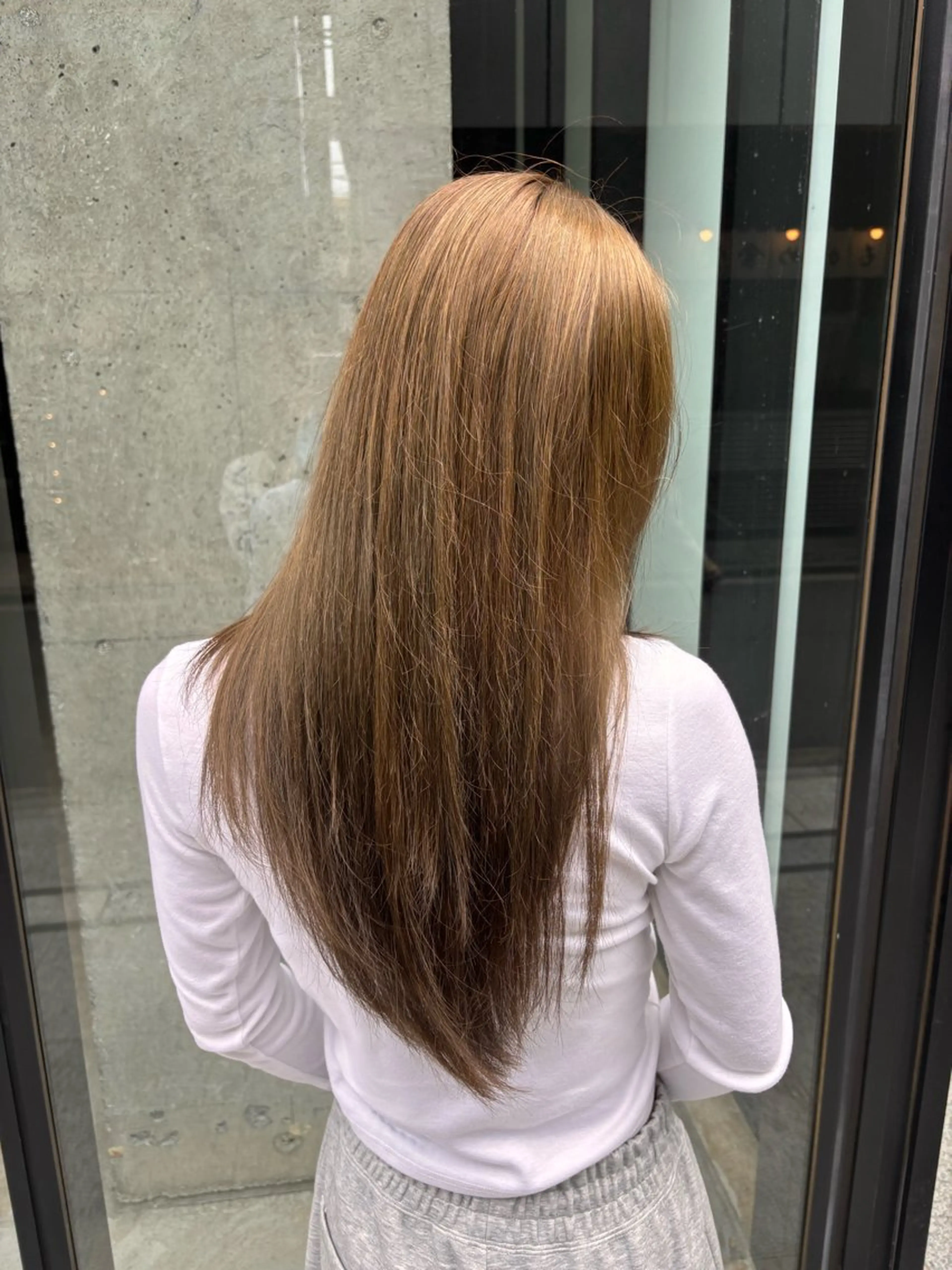 ロング ヘアカラー 西 柚のヘアスタイル