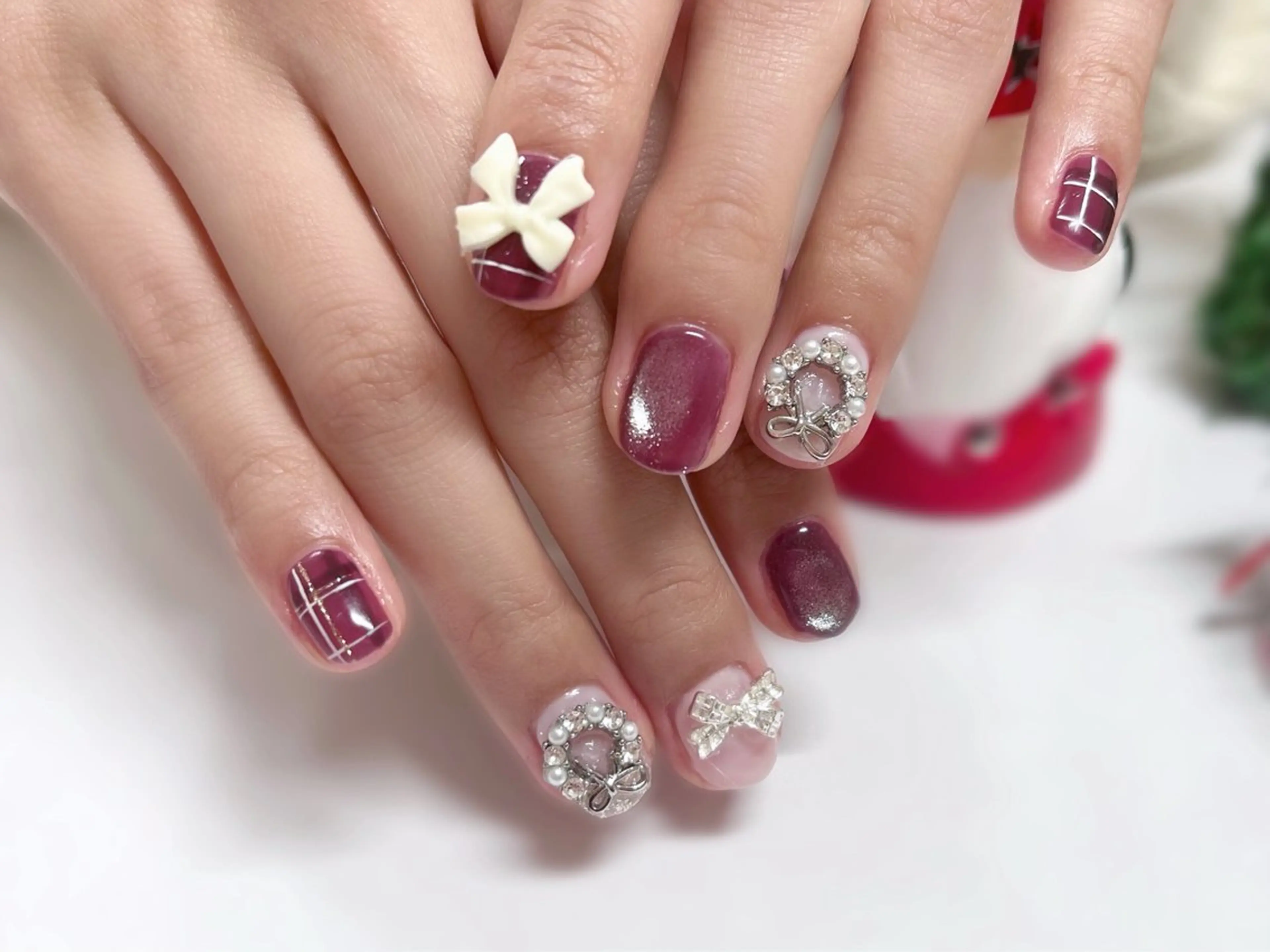 ネイル ショートネイル 冬ネイル クリスマス Millé nail(ミレネイル)所属・Millé nail /MIKUのネイルデザイン