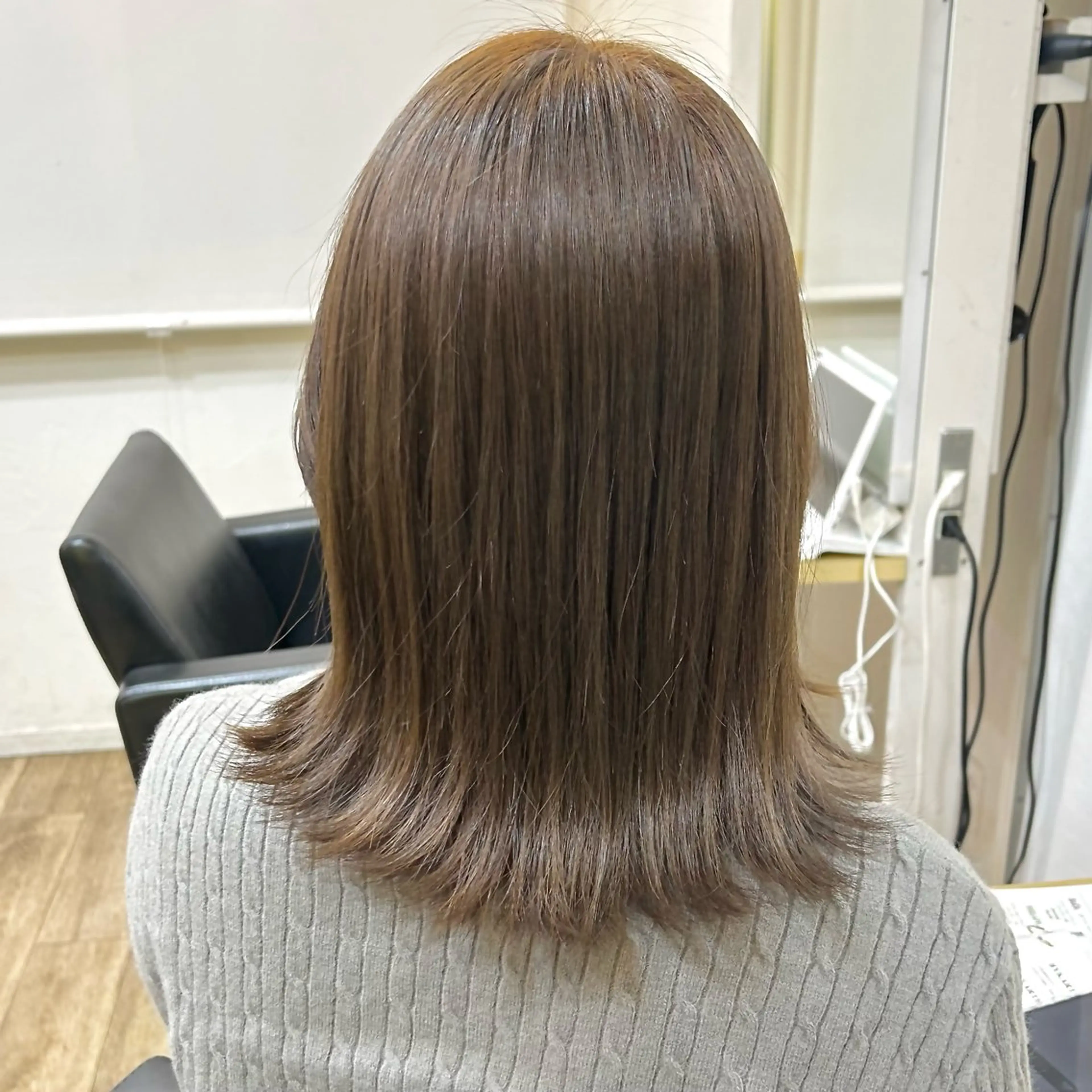 ミディアム カラー ベージュカラー ブリーチ ブラウンカラー 透明感カラー グレージュ カット ヘアカラー トリートメント ブリーチなしベージュ /ヘアセット/ミユのヘアスタイル