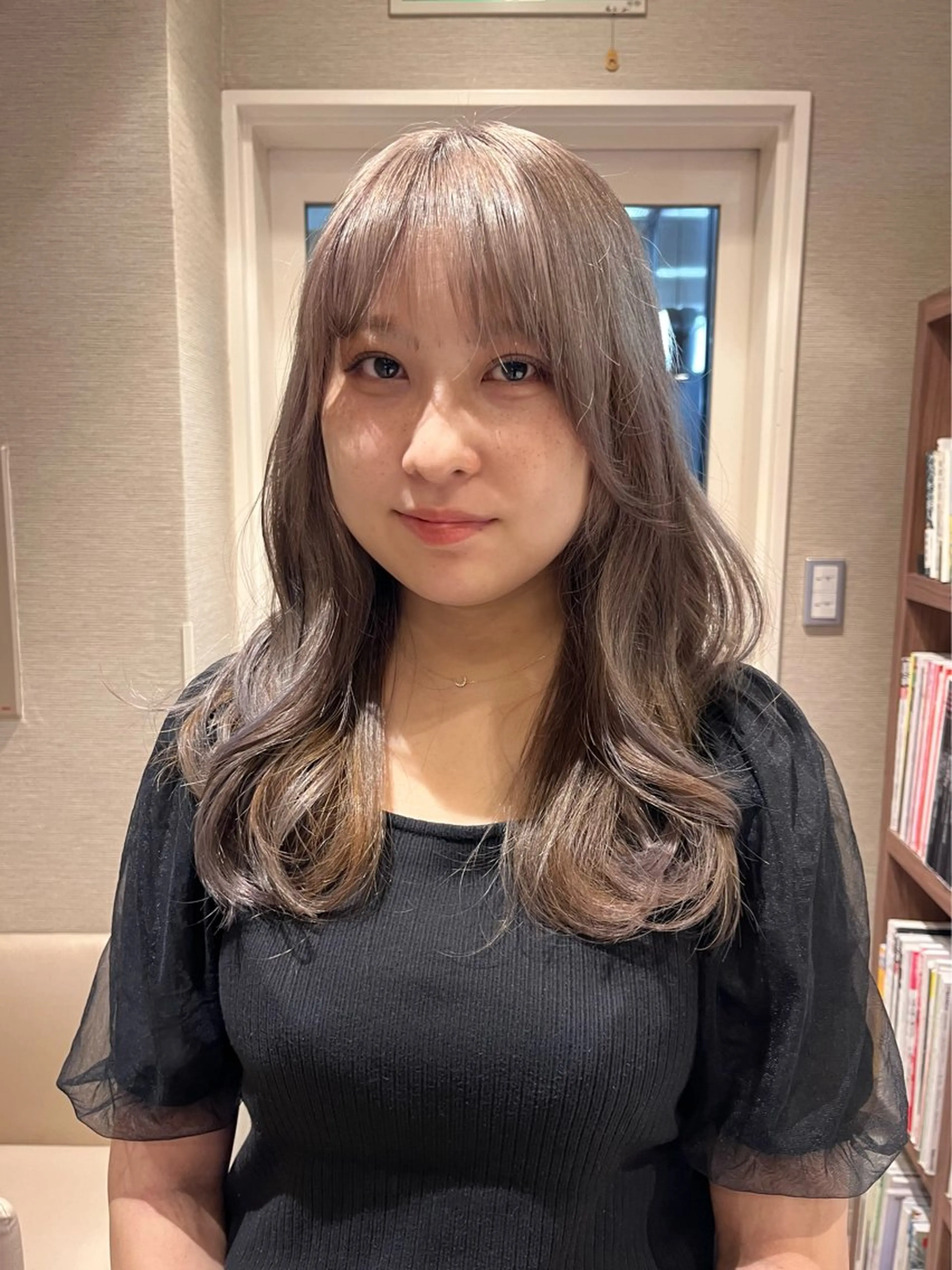 ロング カラー ブリーチ グレージュ ミルクティーグレージュ dogstar小林諒 レイヤー/パーマのヘアスタイル