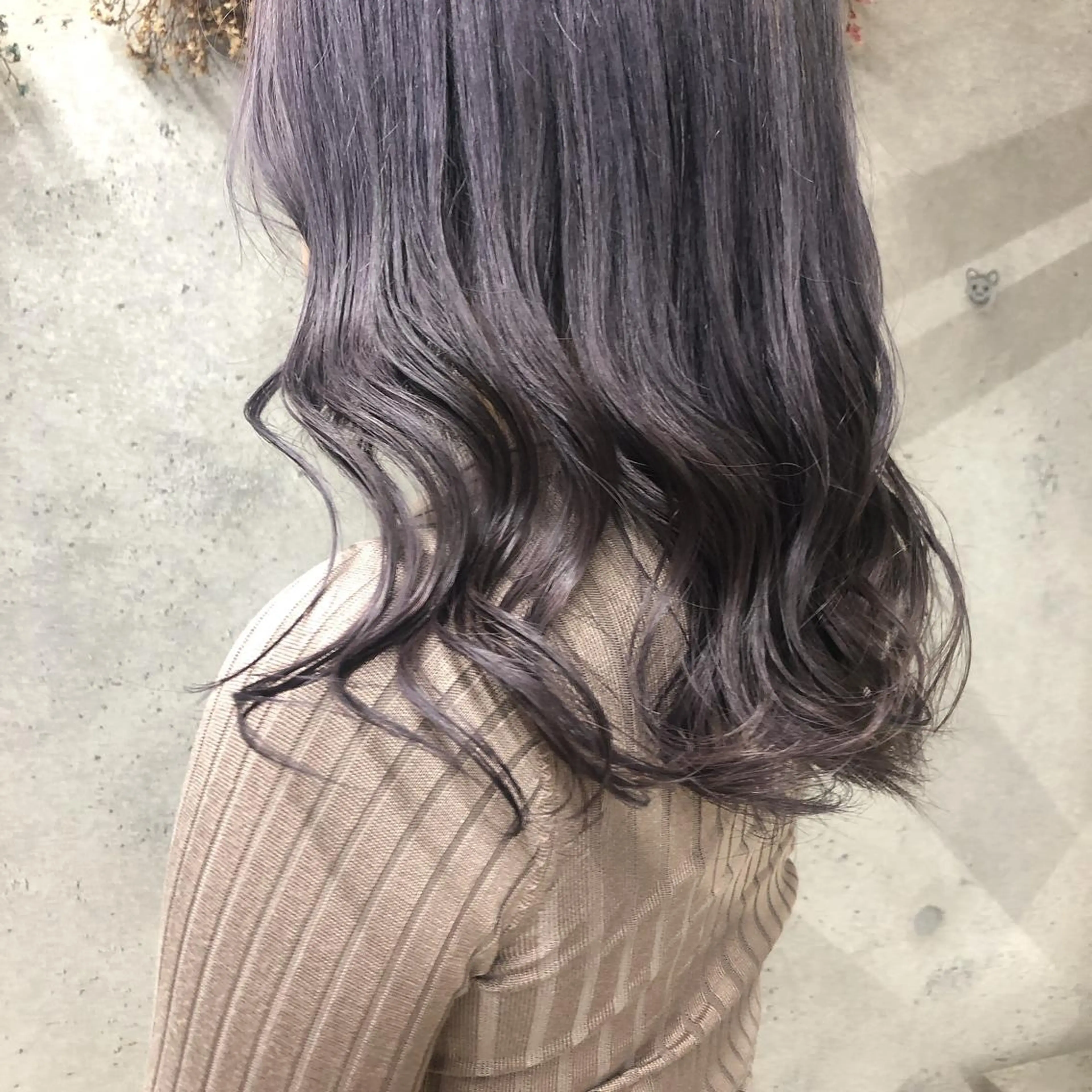 ロング カラー アッシュ ハイトーンカラー パープルカラー パープルアッシュ wakana 【ブリーチカラー】のヘアスタイル