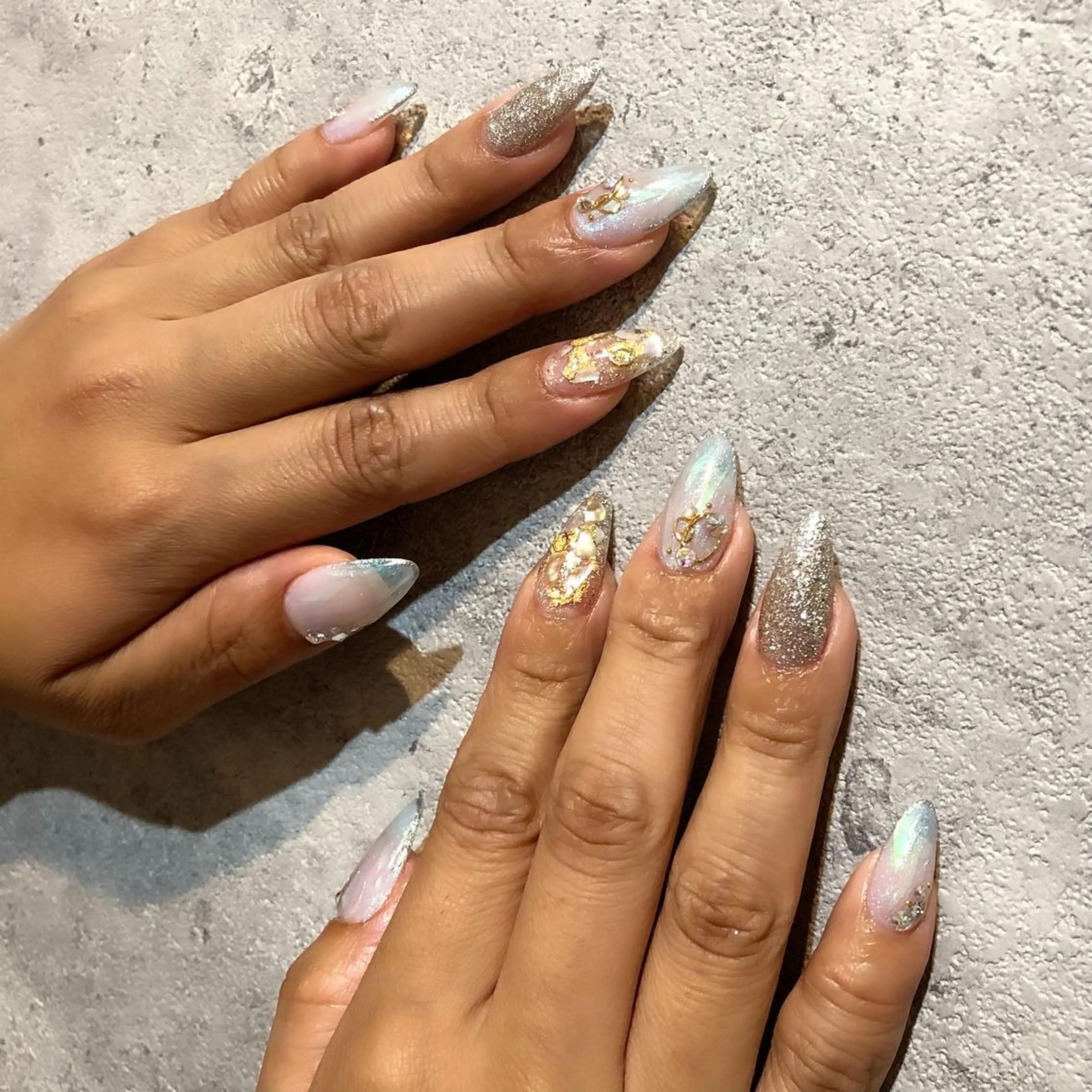 ネイル キラキラネイル _white 上本町店のネイルデザイン