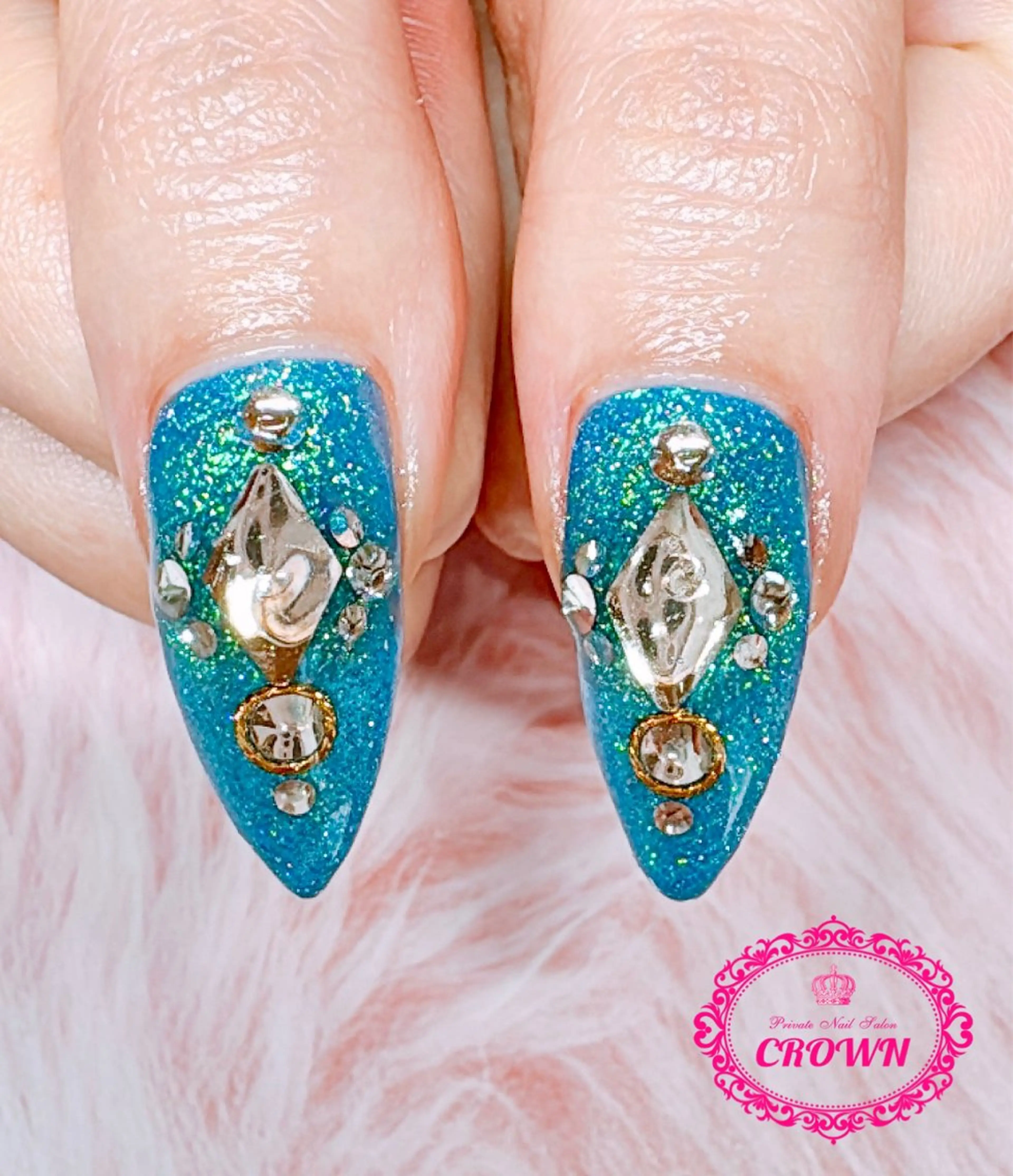 ネイル CROWN プライベートサロンのネイルデザイン