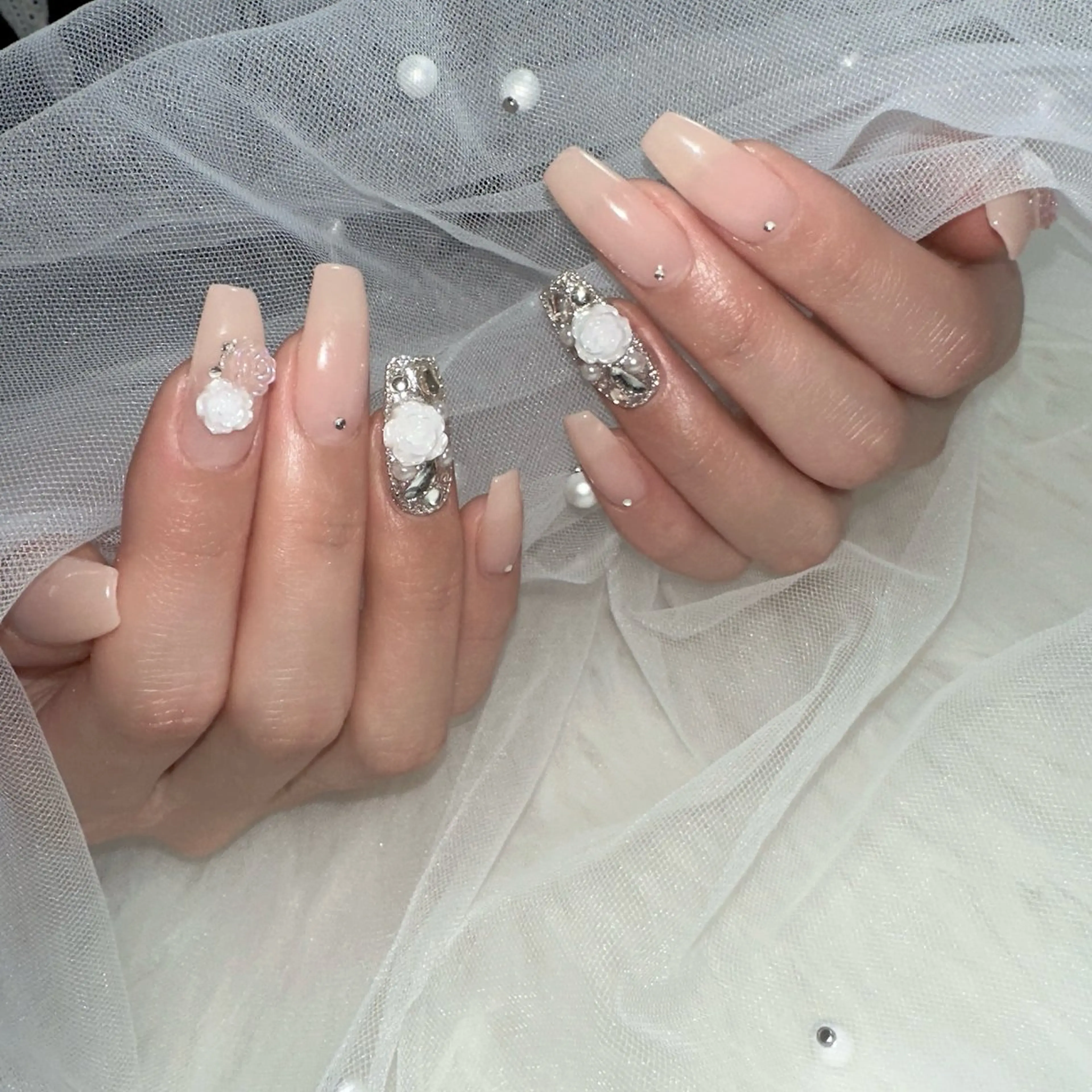 ネイル アートネイル ジェルネイル グラデーション キラキラネイル ラメ(グリッター) ハンドネイル Viola. 優花のネイルデザイン