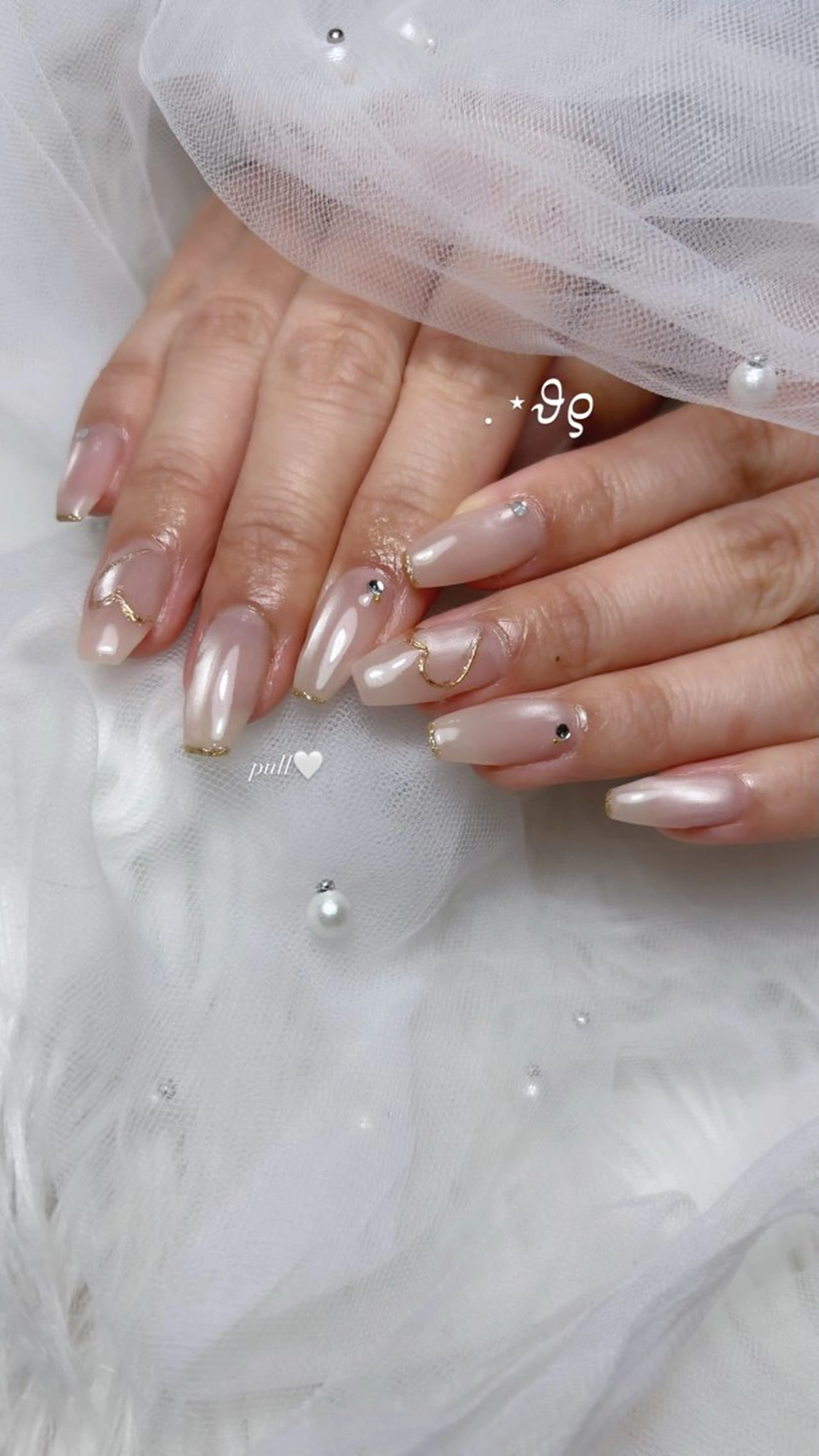 ネイル ハンドネイル 𝑬𝑹𝑰𝑲𝑨 𓂃🎀𓈒𓏸のネイルデザイン