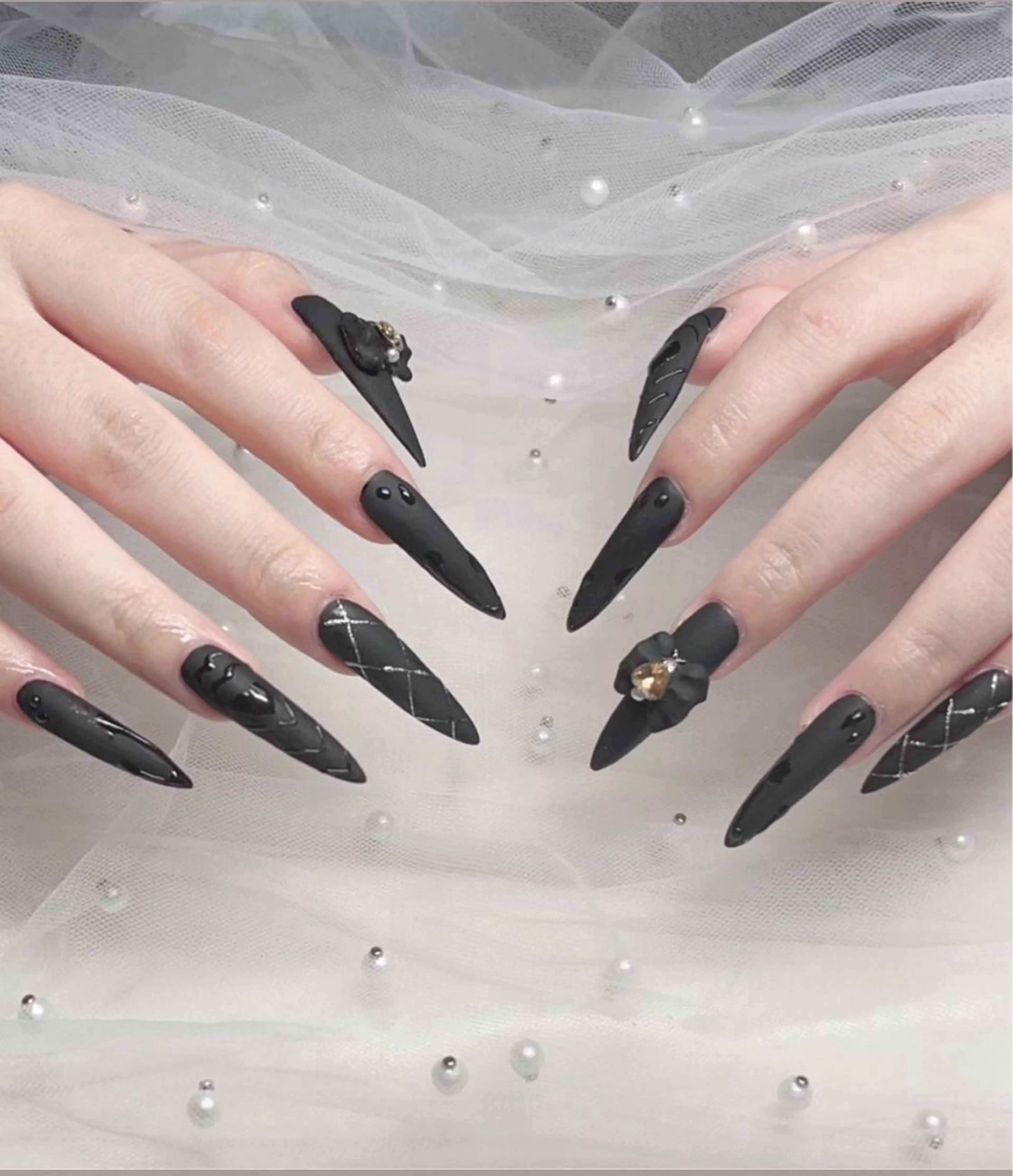 ネイル アートネイル オーロラネイル ガーリー キラキラネイル 韓国ネイル KARI ネイルサロンのネイルデザイン