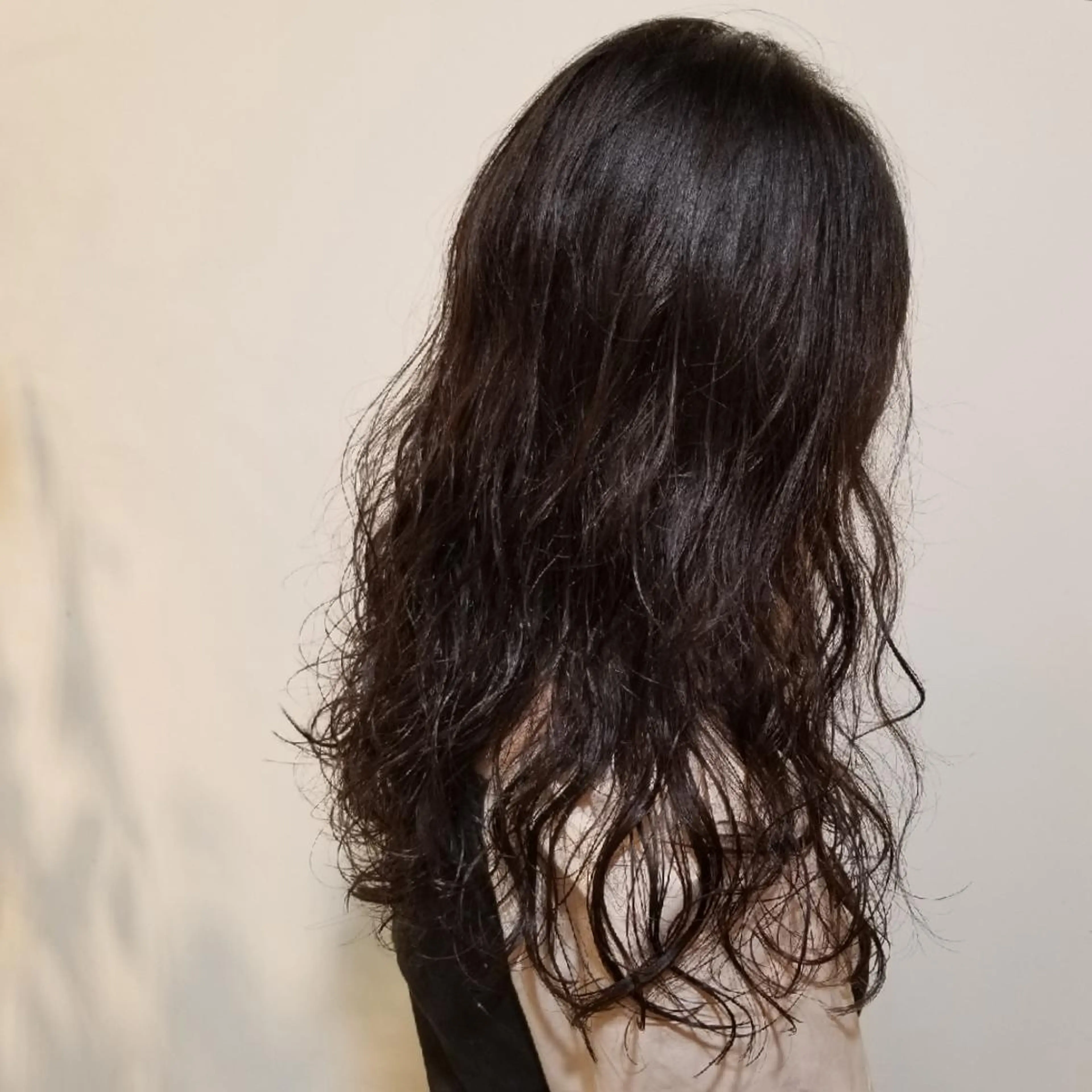 ロング パーマ salowin渋谷kitaya park前所属・RIKA韓国ヘア/く びれヘア/上品カラーのヘアスタイル