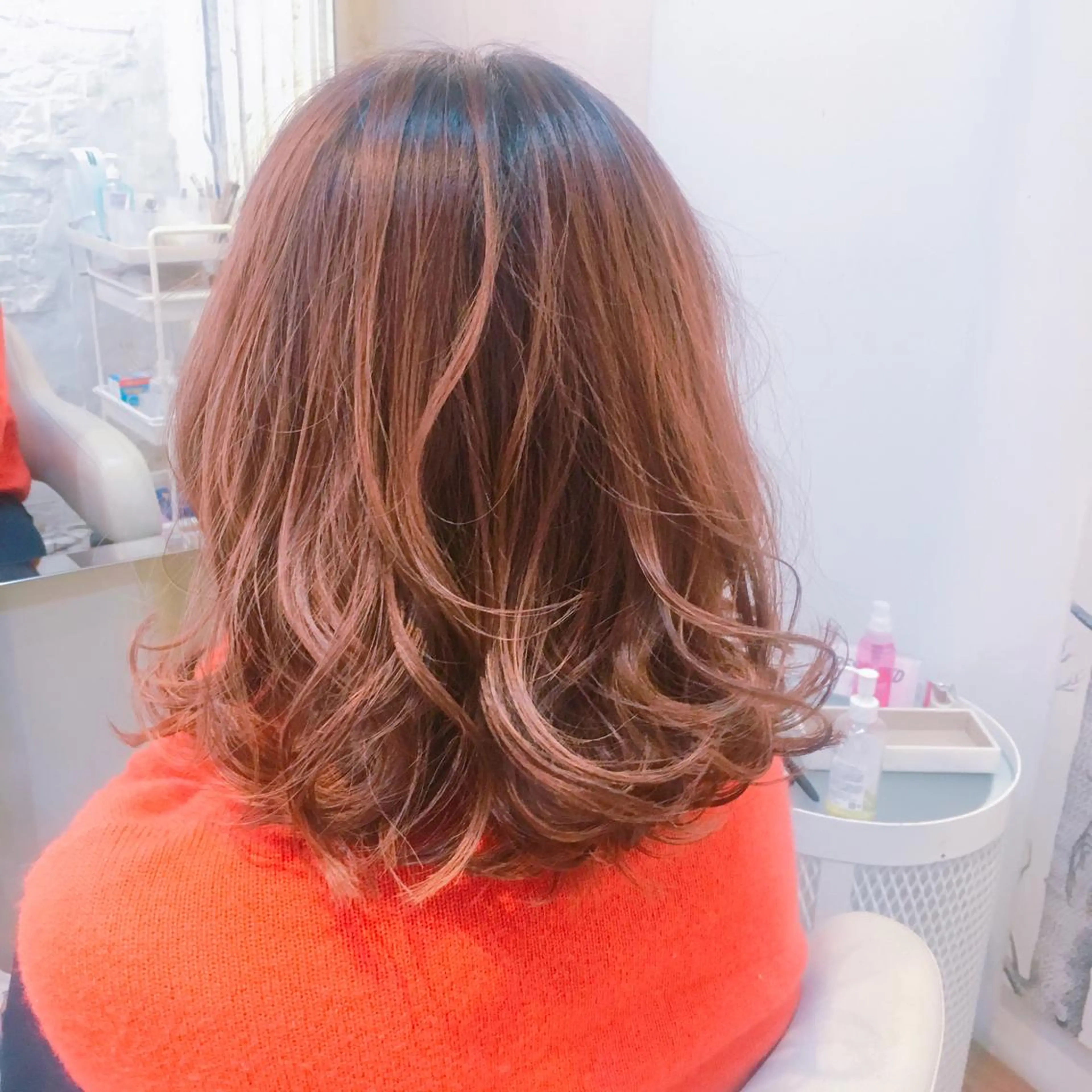 ミディアム 角床直哉 カラーカットNO 1のヘアスタイル