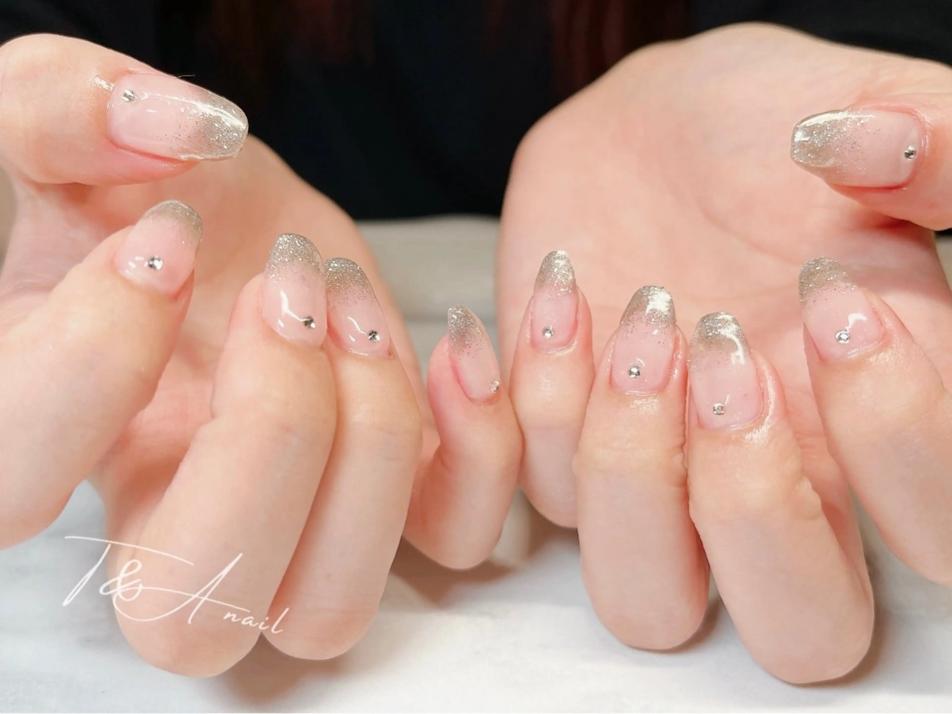 ネイル 長さ出し ジェルネイル グラデーション キラキラネイル ラメ(グリッター) ハンドネイル T&A nailのネイルデザイン