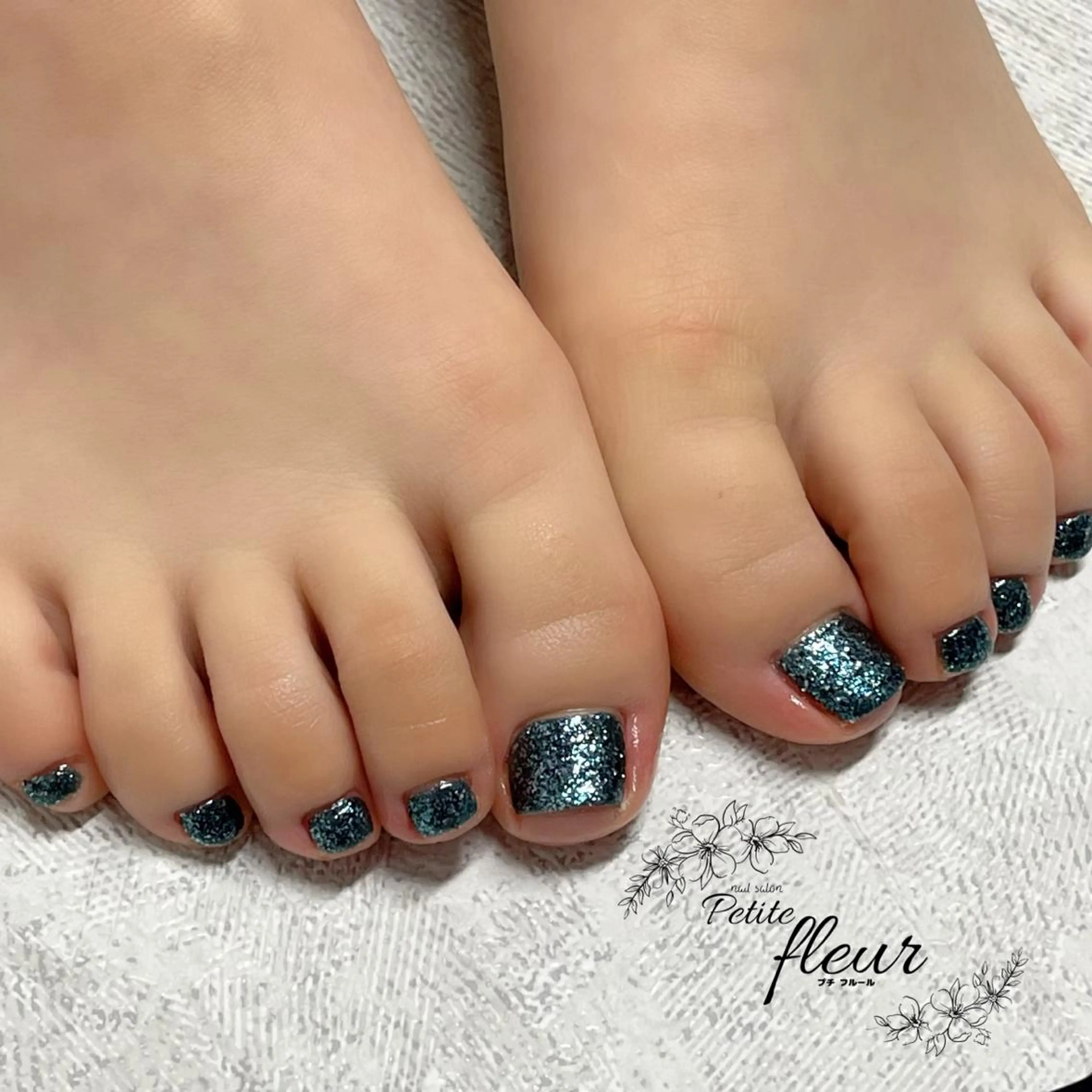 ネイル ブルー ラメ(グリッター) フットネイル ❁⃘*。Petite fleur❁⃘*りさのネイルデザイン