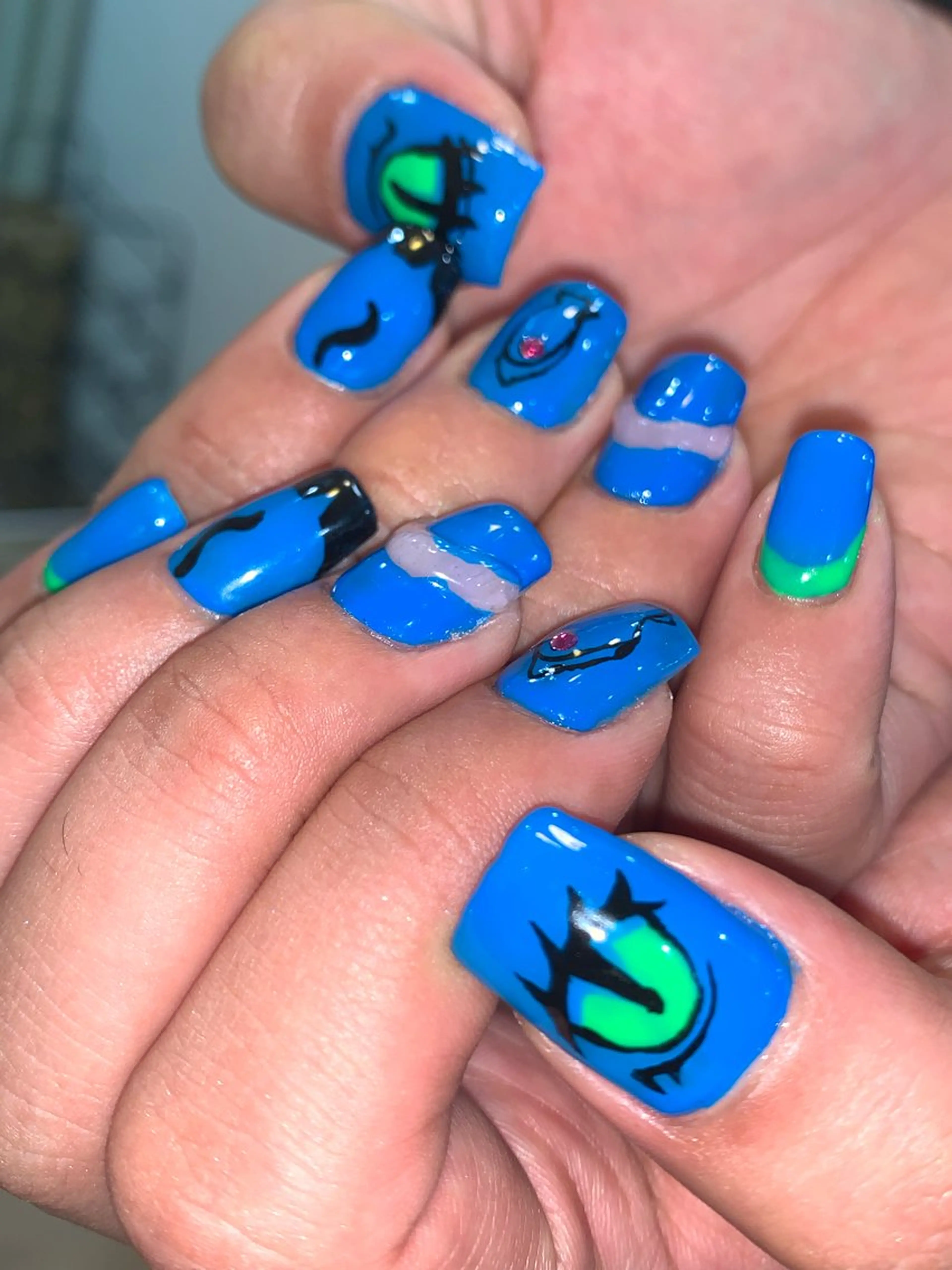 ネイル ハンドネイル NES NAIL所属・さゆり￤推しキャラ ￤ロングネイル🩷のネイルデザイン