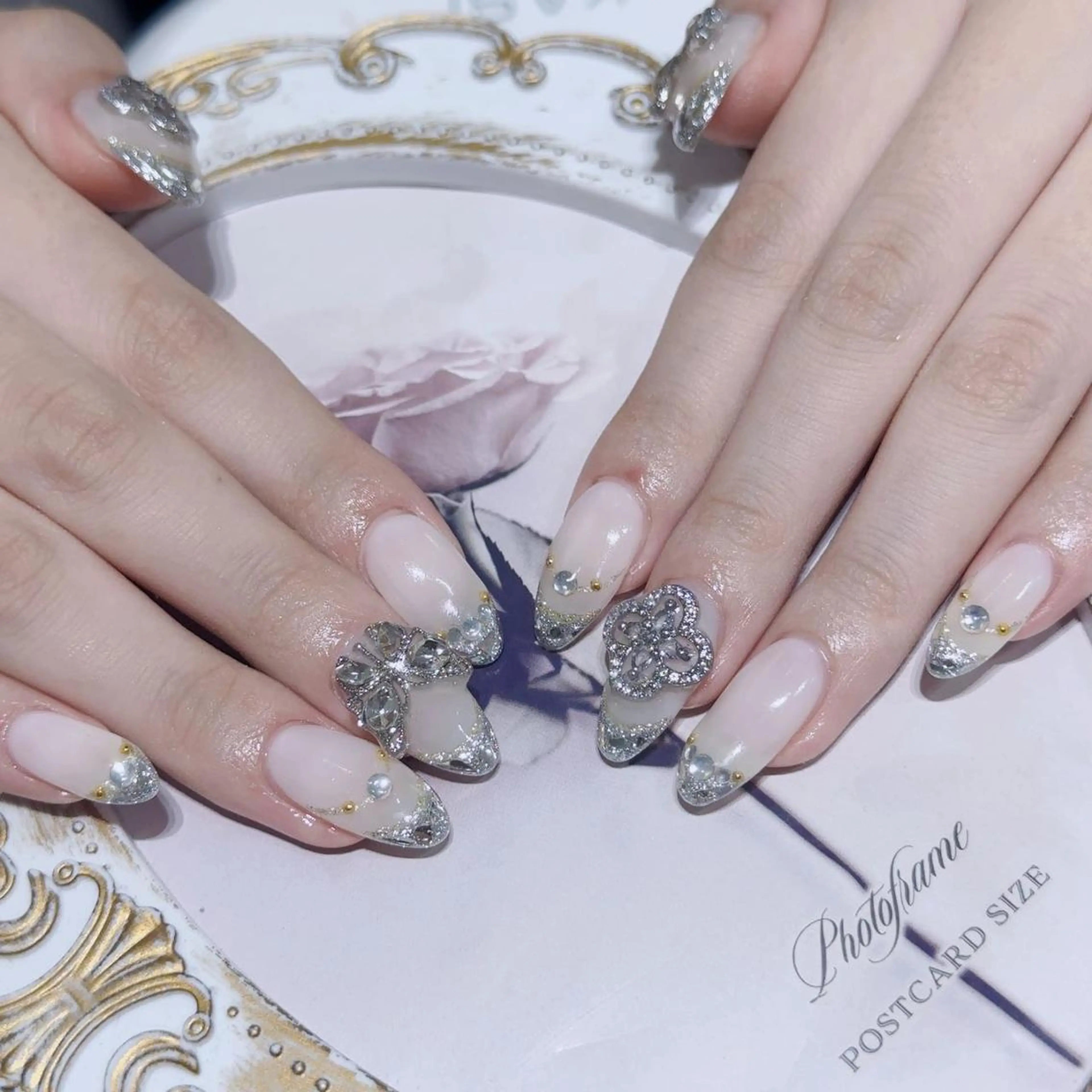 ネイル Queens テイのネイルデザイン