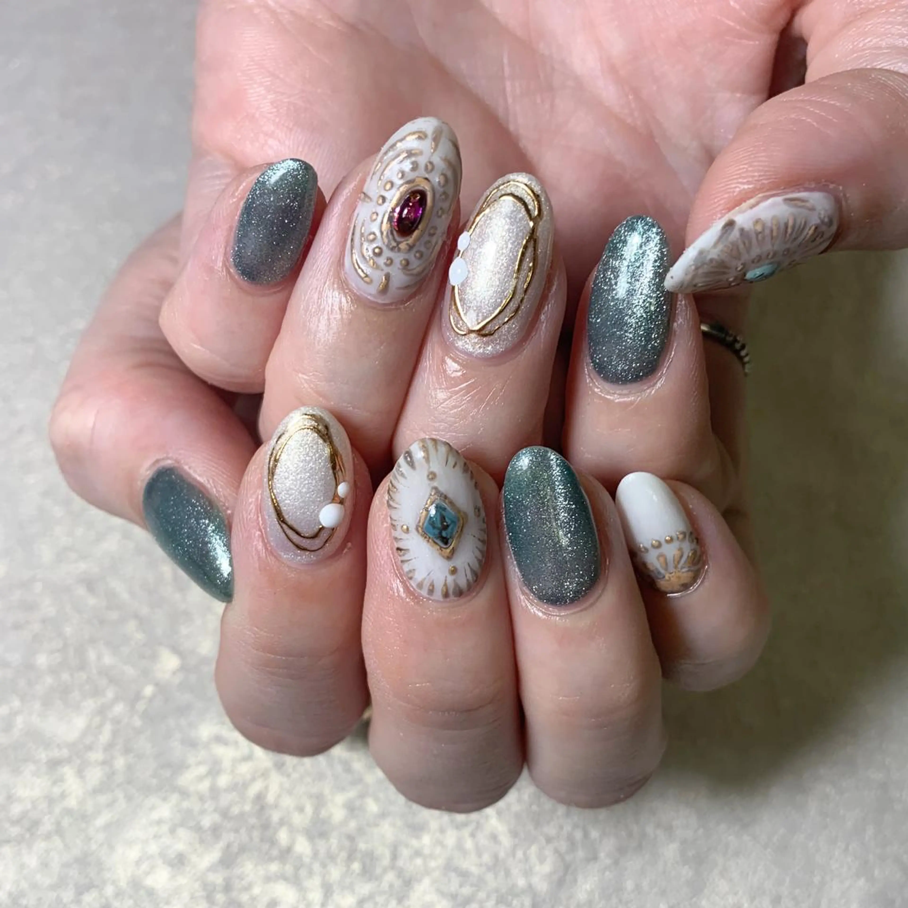 ネイル ハンドネイル atelier　FIORITURA所属・FIORITURA aiのネイルデザイン