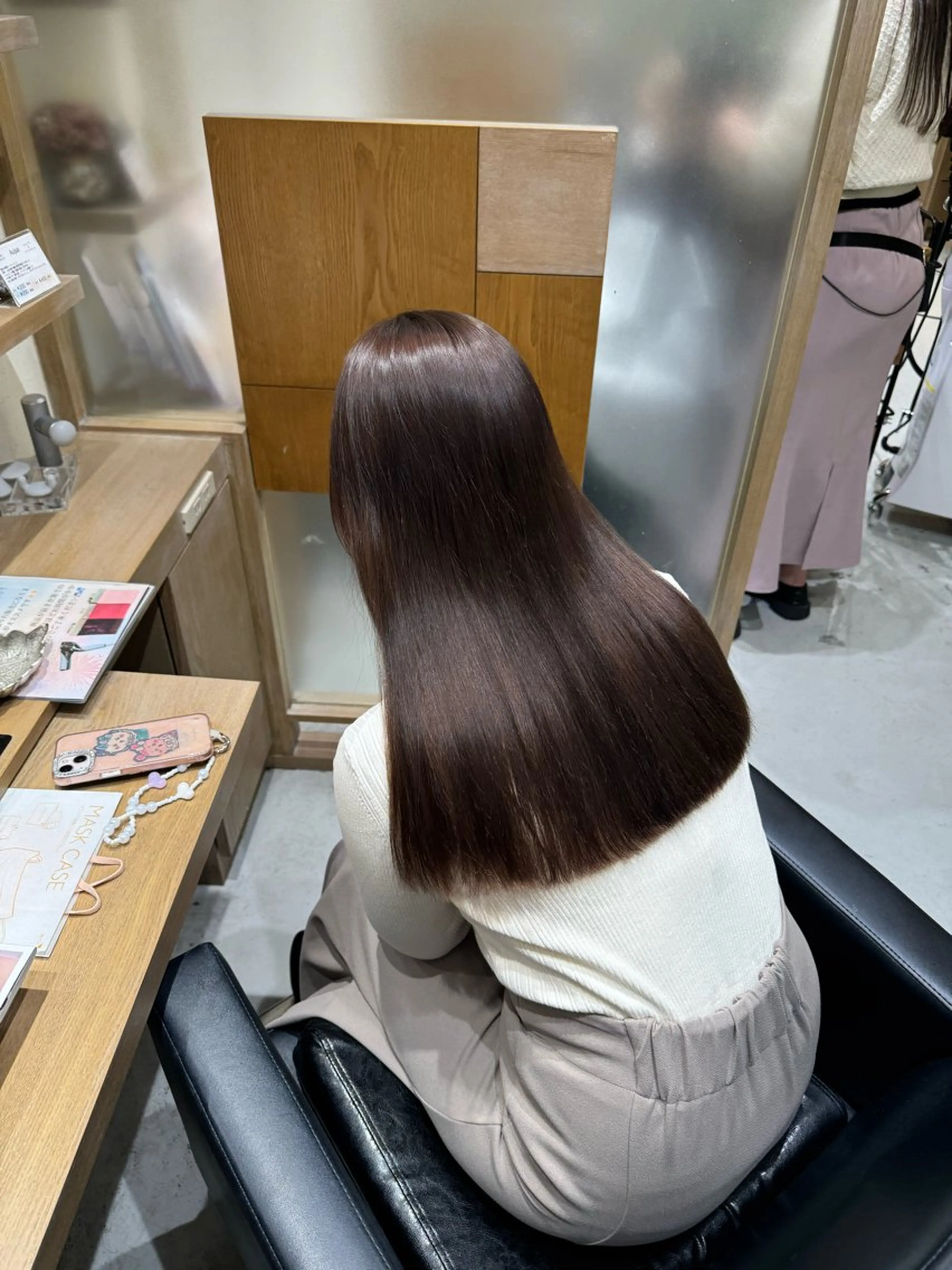 ロング 透明感カラー/顔周り カット/レイヤーにかのヘアスタイル