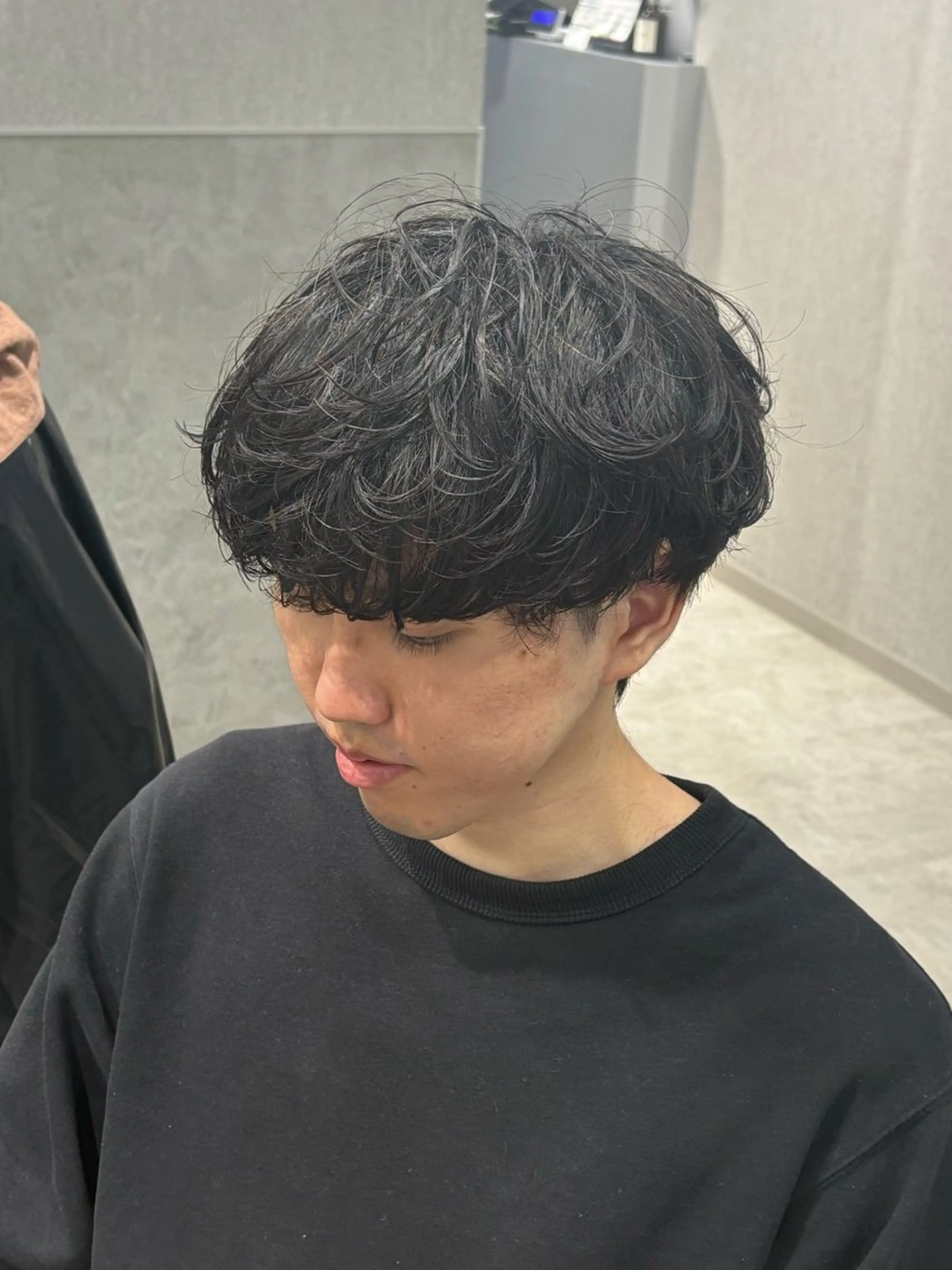 ショート カラー パーマ メンズ カット パーマ 【シャドウパーマ センターパート】義心のヘアスタイル