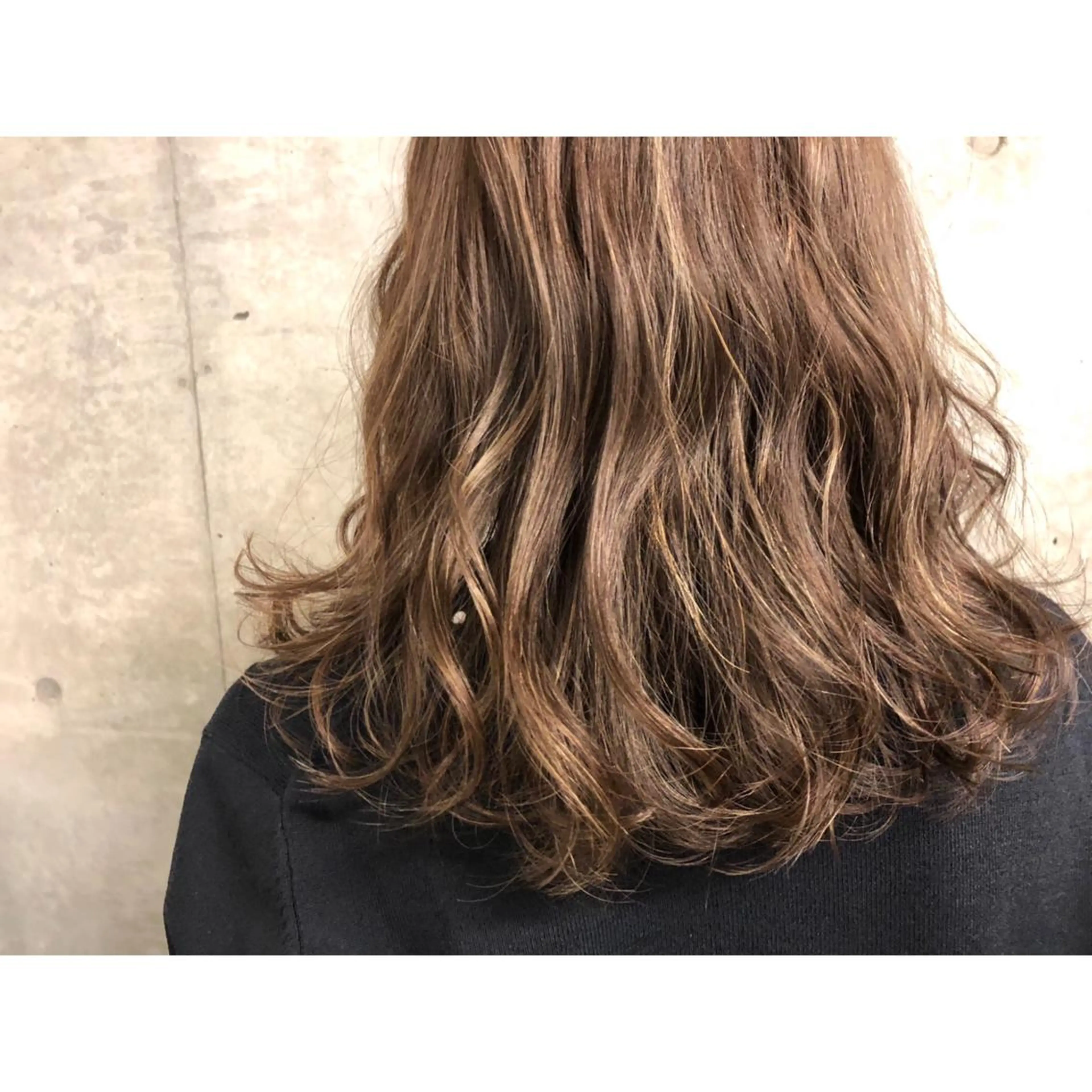 セミロング カラー ツヤ髪 ／髪質改善 松岡将太郎のヘアスタイル