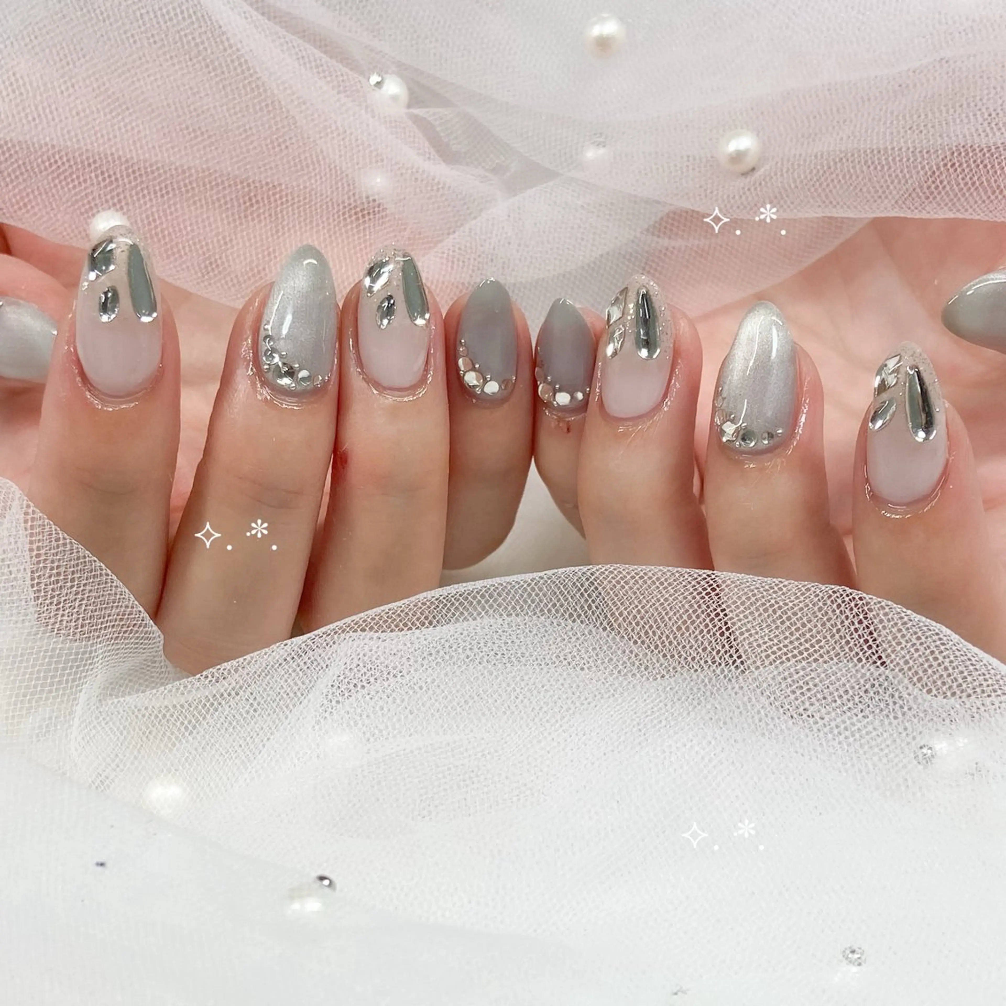 ネイル キラキラネイル シンプルネイル ハンドネイル べルミエール sakiのネイルデザイン