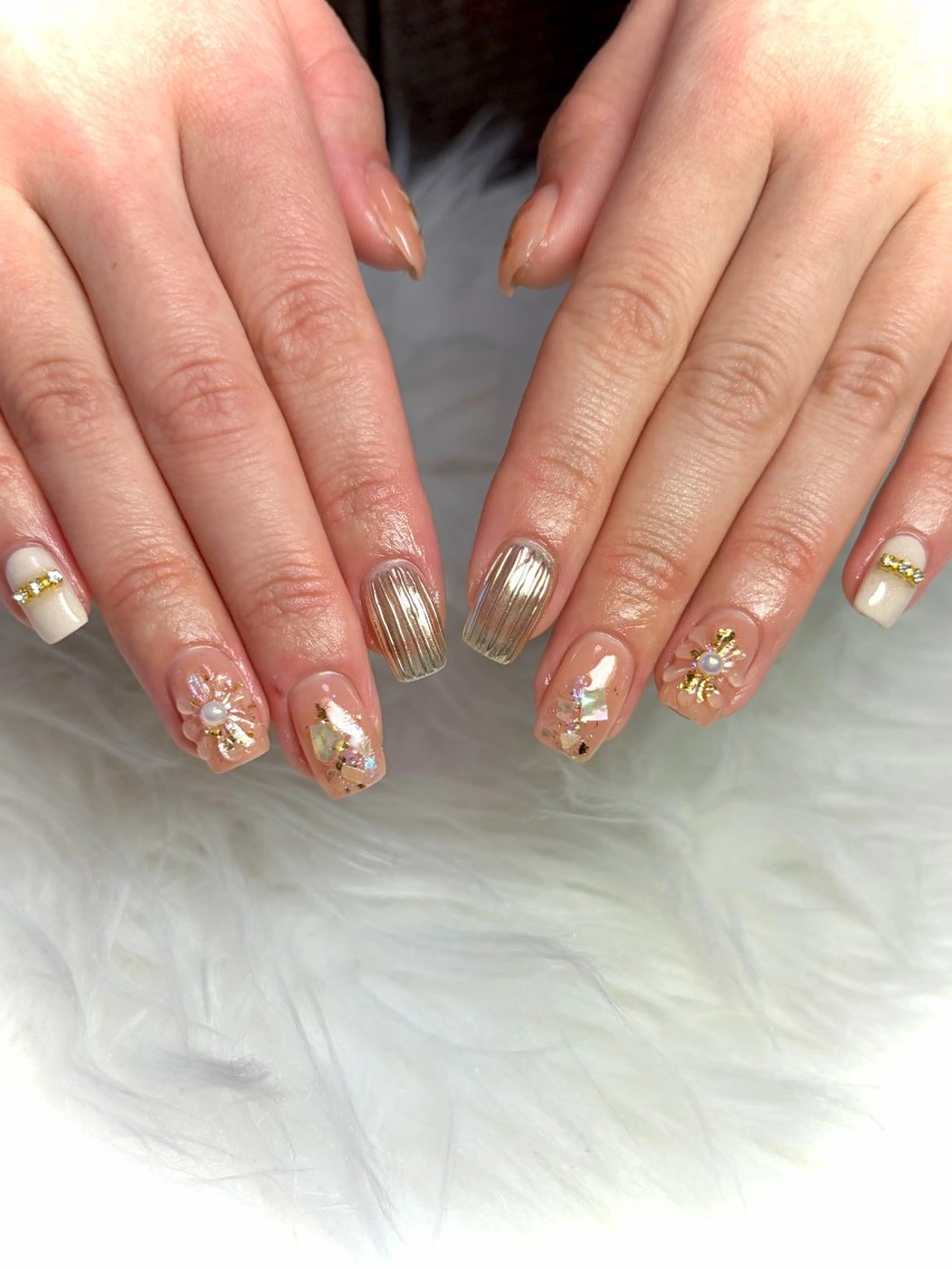 ネイル ブライダルネイル 冬ネイル Nail room Aのネイルデザイン