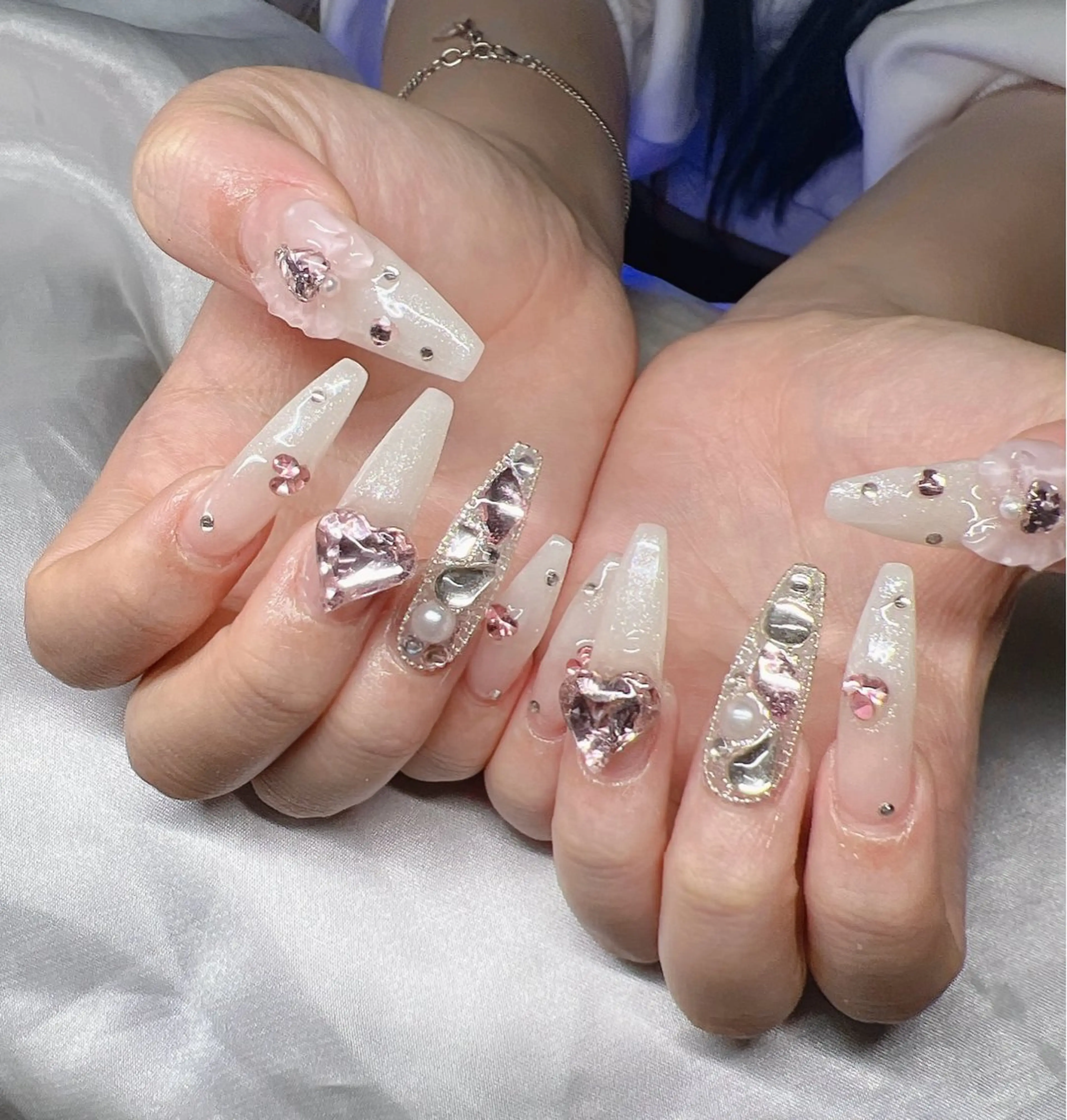 ネイル 長さ出し グラデーション 卒業式 キラキラネイル マグネットネイル ハンドネイル Lee Nailsのネイルデザイン