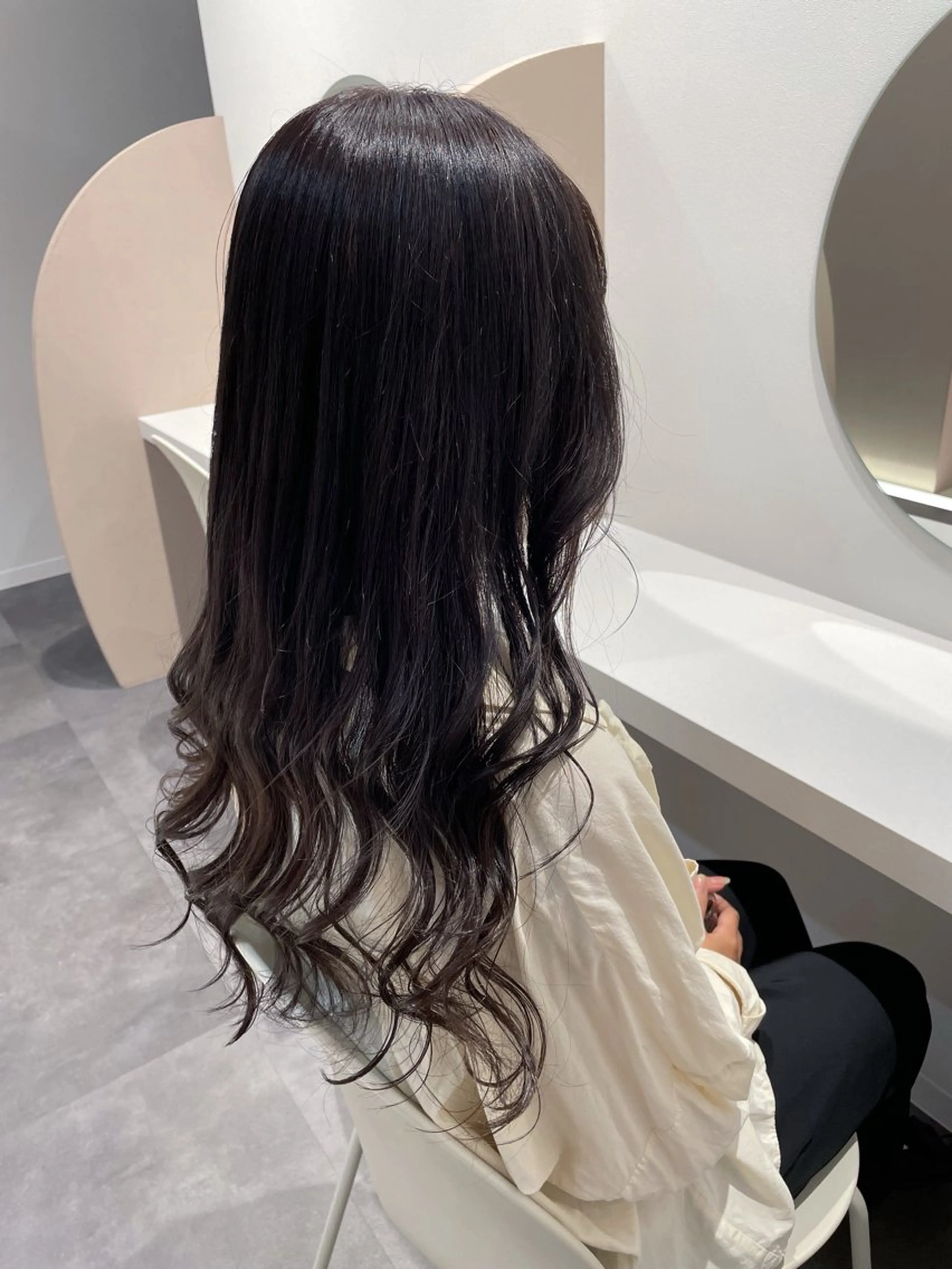 ロング カラー 佐野 えり奈のヘアスタイル