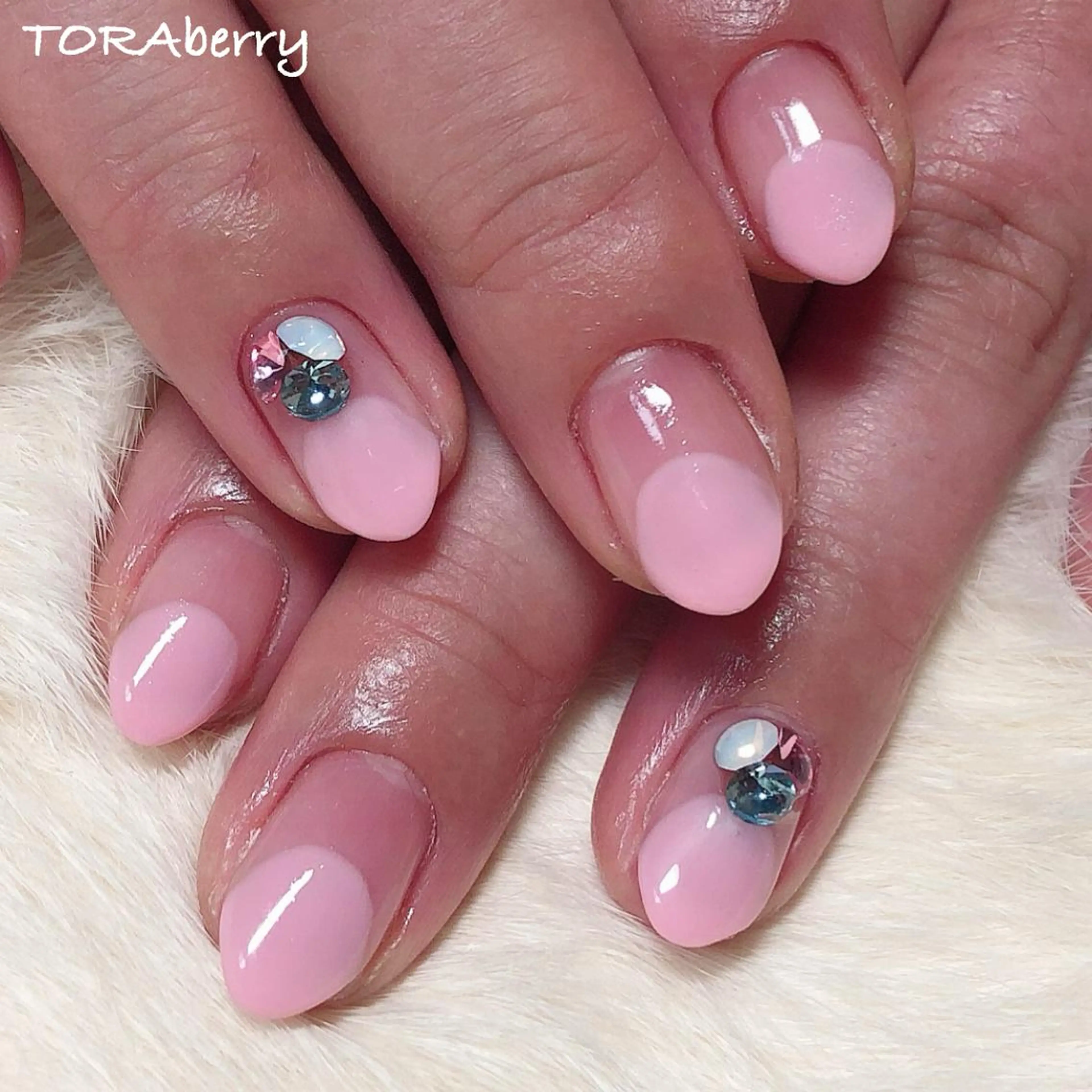 ネイル フレンチネイル ハンドネイル ネイリスト なつみのネイルデザイン