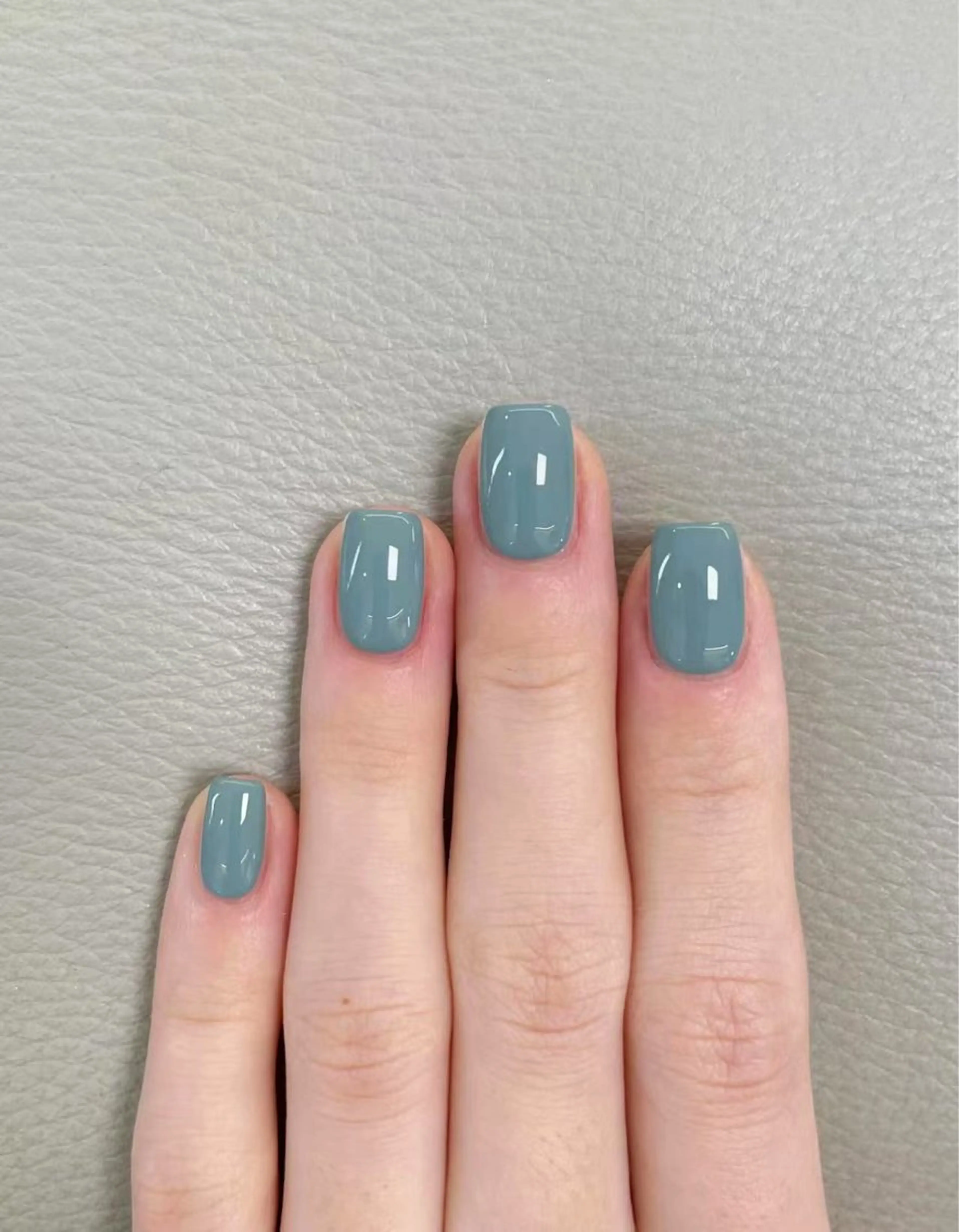 🌟ワンカラー🌟 ストーンが4つあり💕の写真