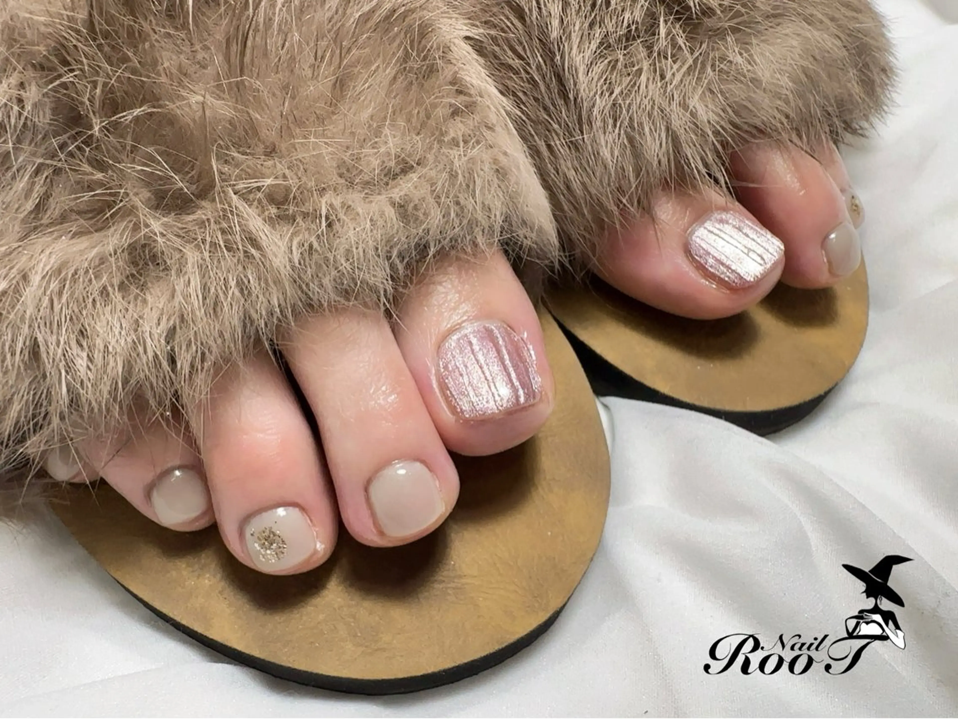 ネイル マグネットネイル ぷっくりネイル フットネイル RooT Nailのネイルデザイン