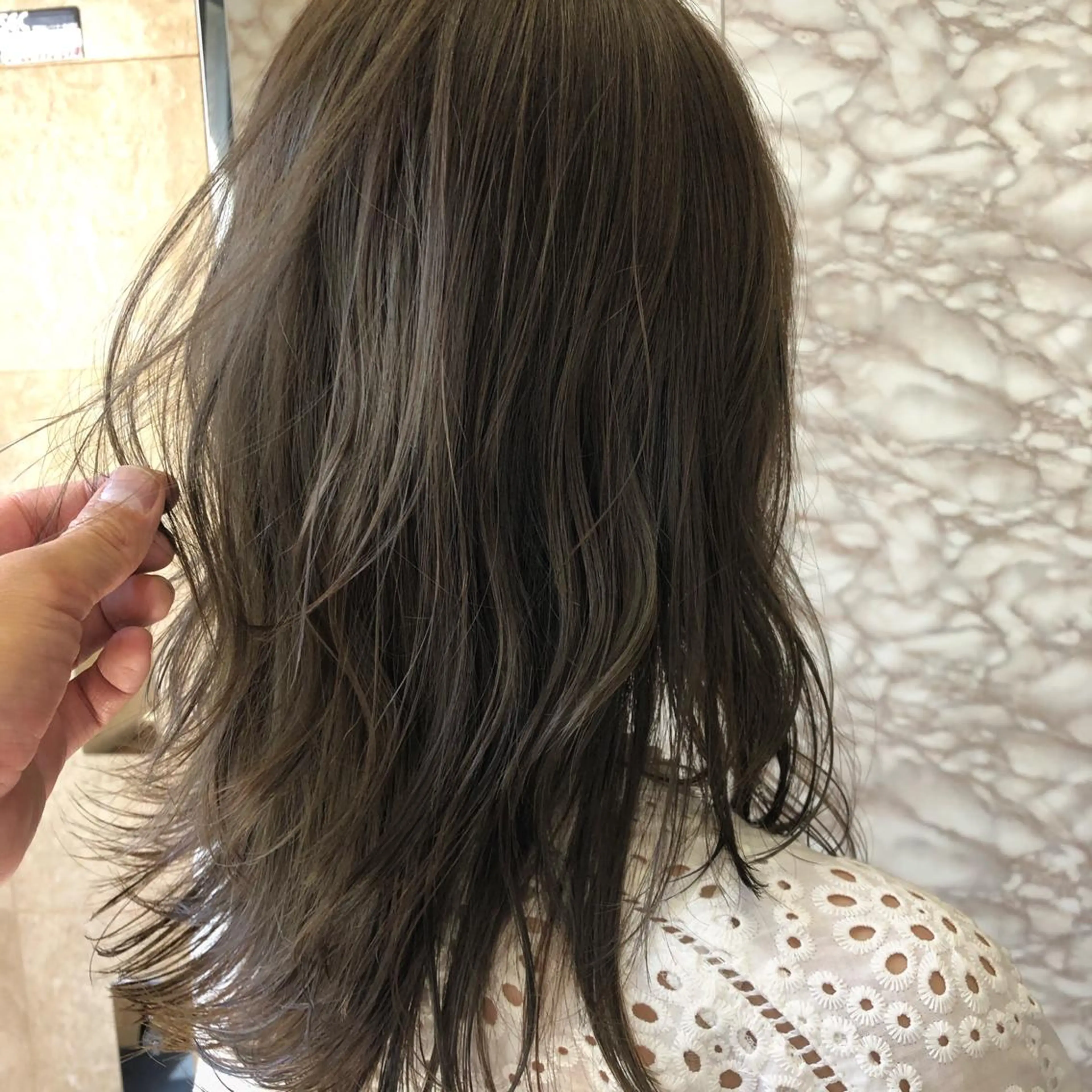 セミロング カラー ベージュカラー カット ヘアカラー トリートメント Steelo  渋谷所属・✴︎赤み除去カラー daichi✴︎のヘアスタイル
