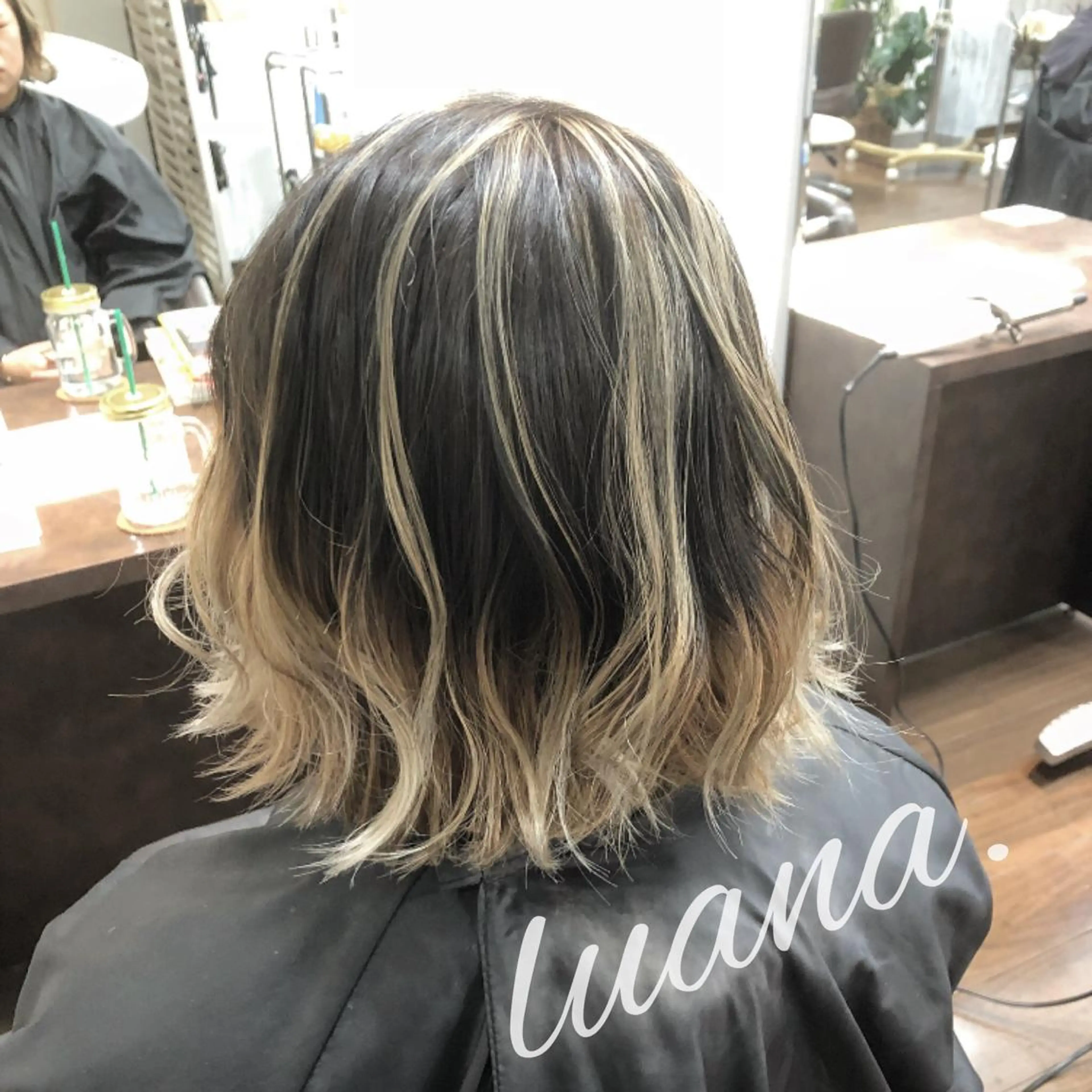 ショート レイヤーカット ショートヘア エクステ・髪質改善・ ブリーチ・吉田大介のヘアスタイル