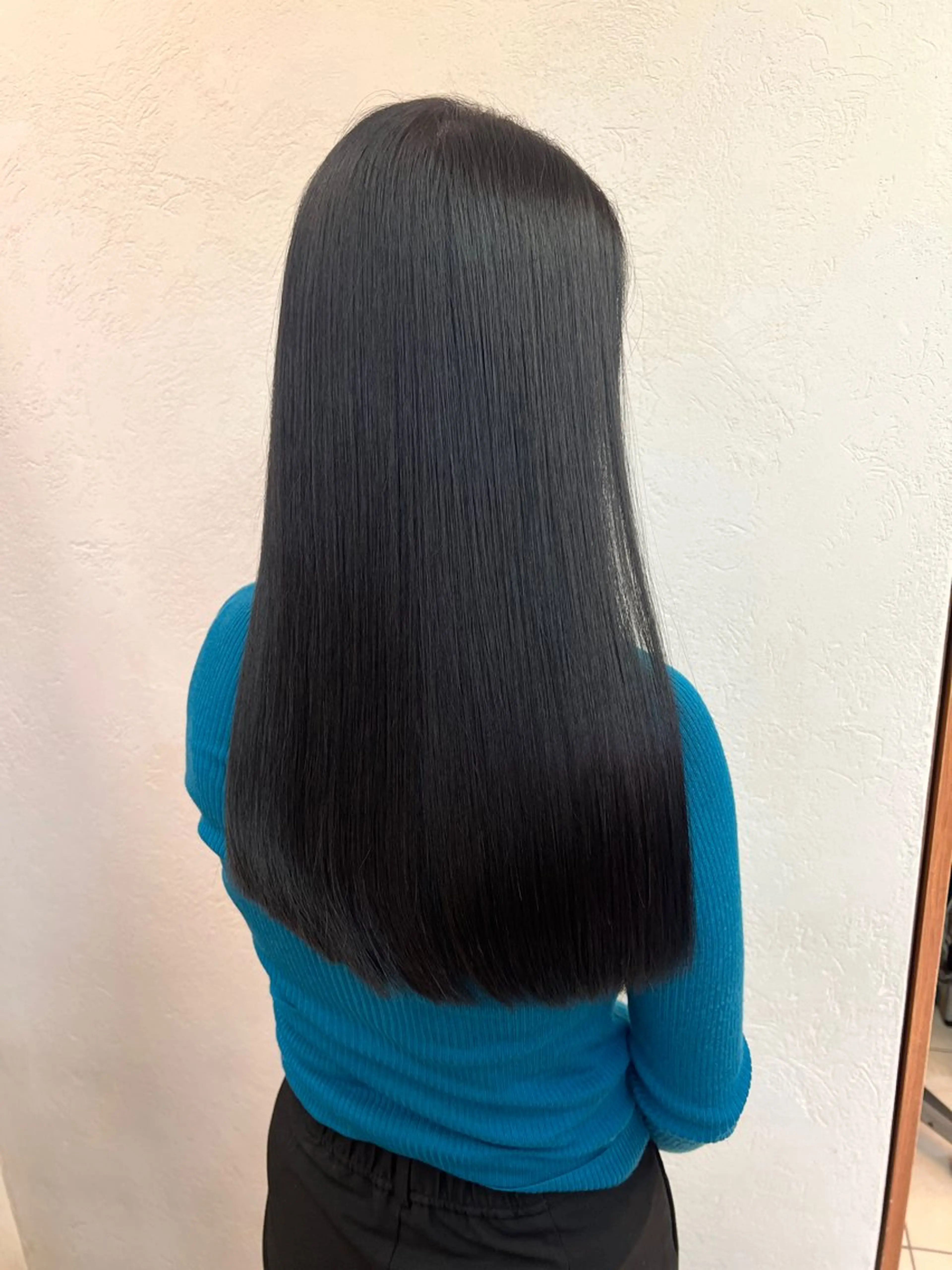 ロング カラー ダークグレー 髪質改善 カット ヘアカラー トリートメント FAHREN-PURE所属・韓国ヘアカラーパーマ 遠藤のヘアスタイル